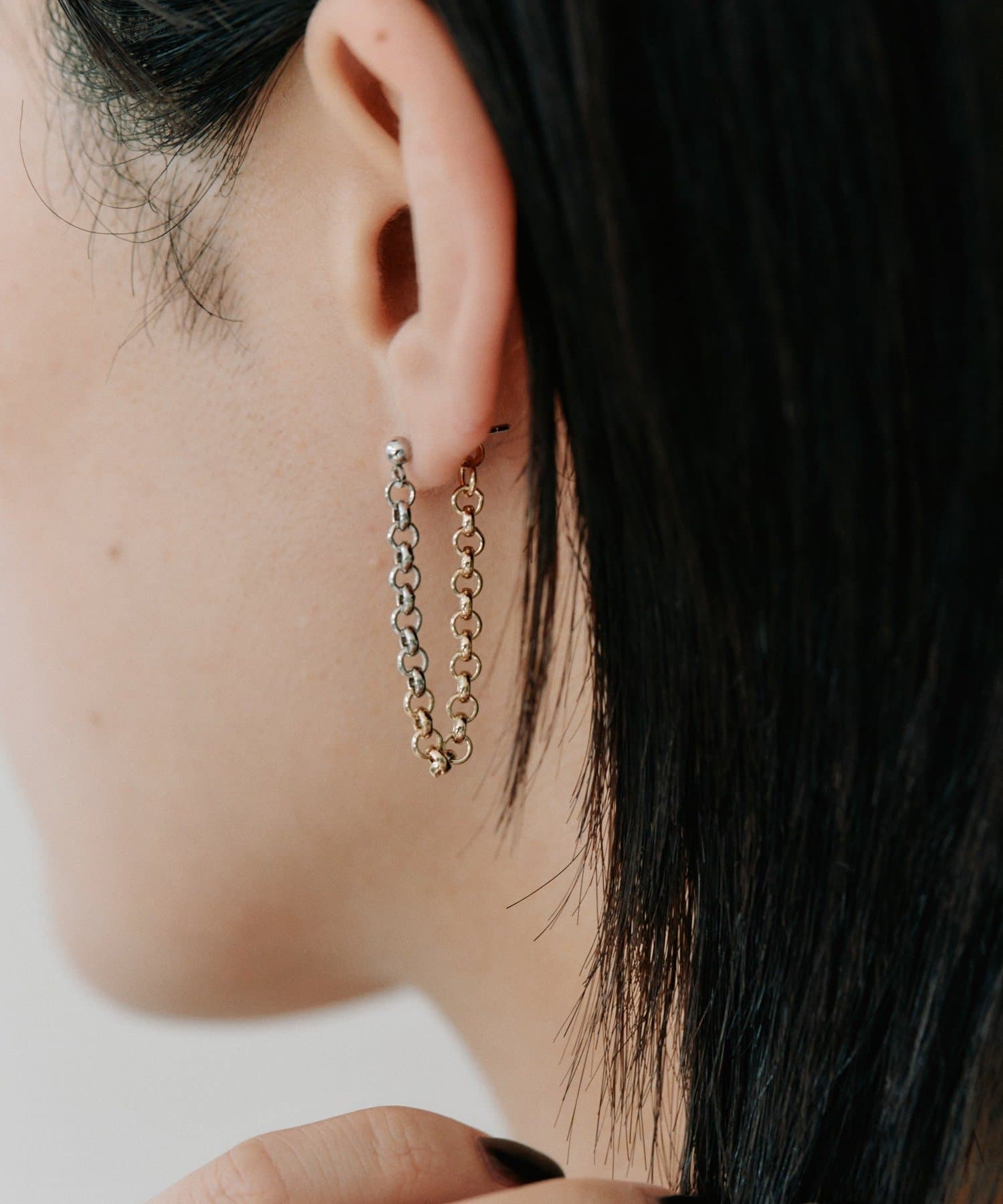 ear PAPILLONNER(イア パピヨネ) バイカラーチェーンピアス