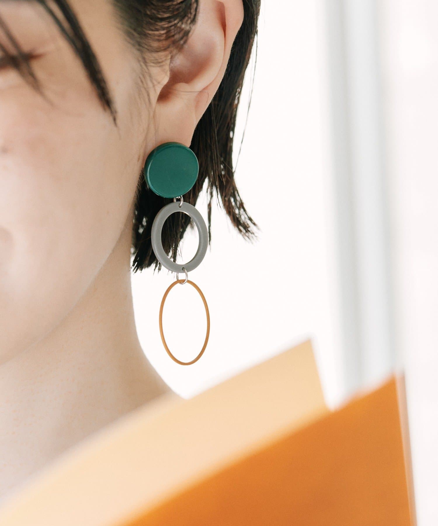 ear PAPILLONNER(イア パピヨネ) プレイフルフープピアス《チタンポスト》