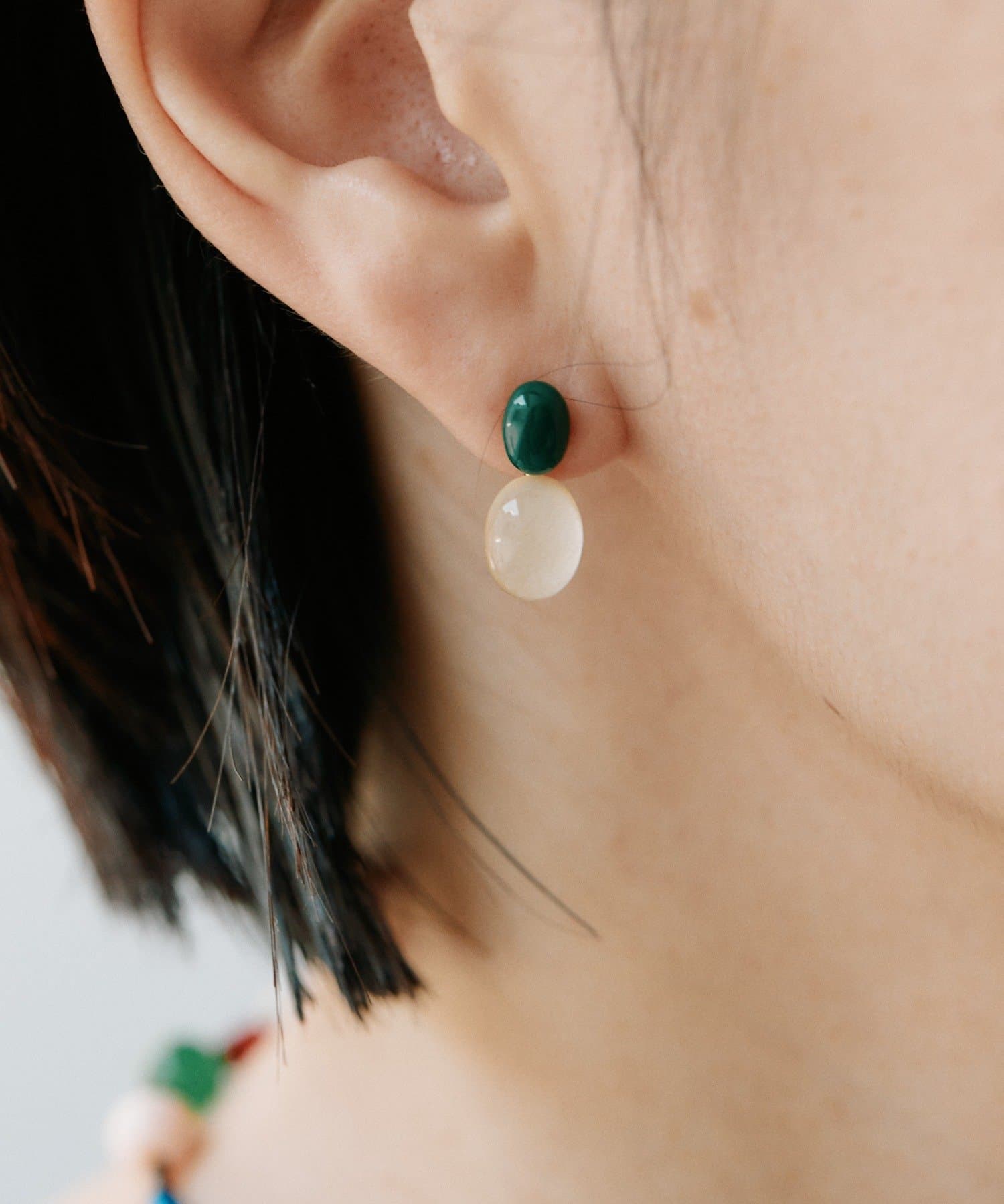 ear PAPILLONNER(イア パピヨネ) プレイフルカボションピアス《チタンポスト》
