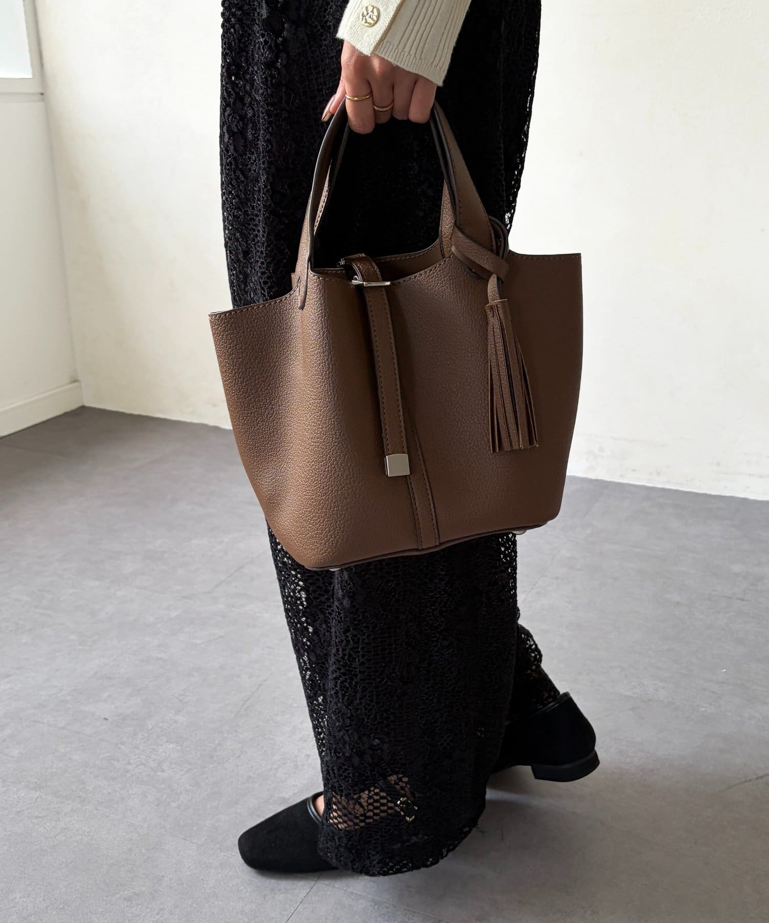 Chez toi(シェトワ) タッセル付トートBAG
