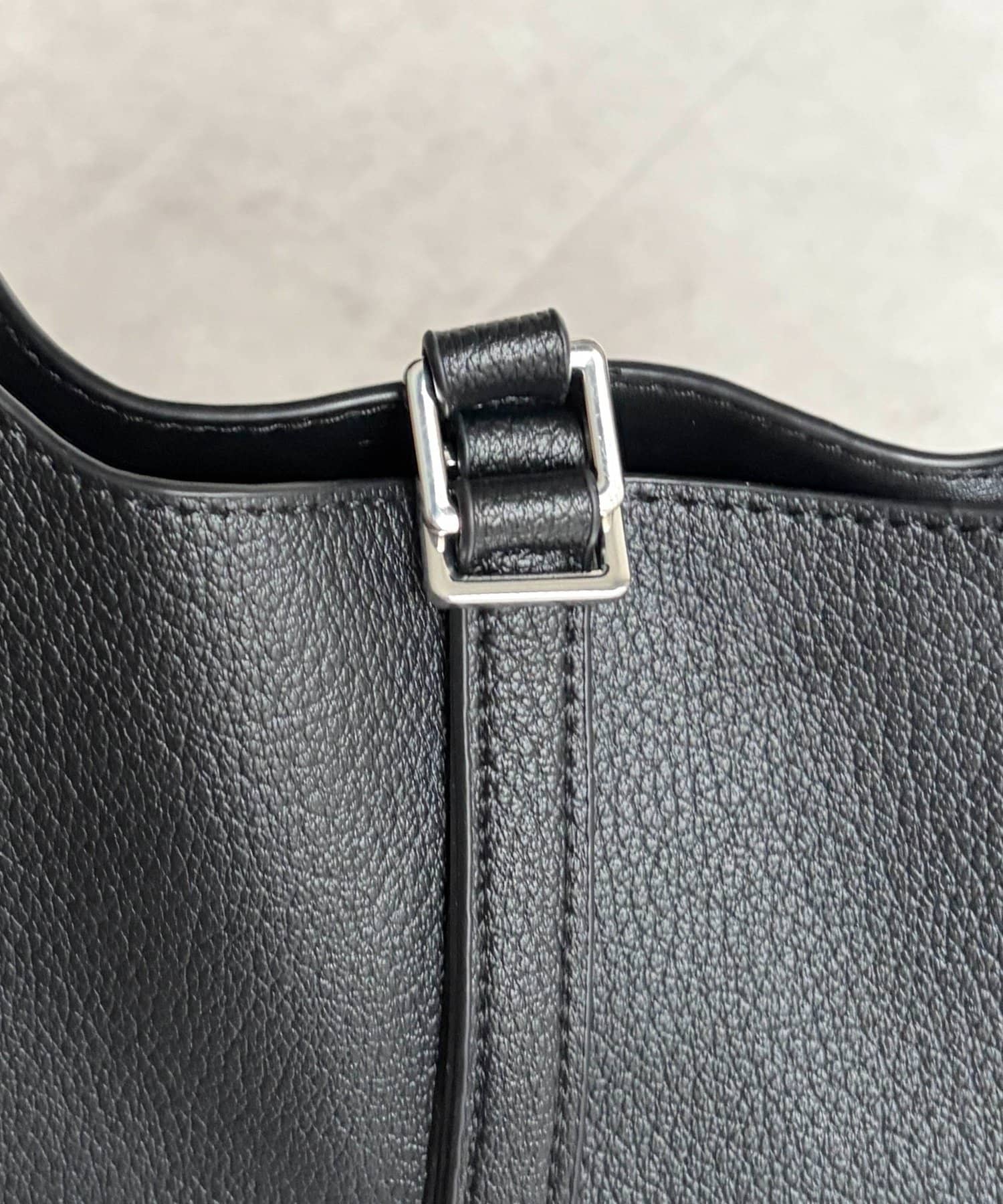 Chez toi(シェトワ) タッセル付トートBAG