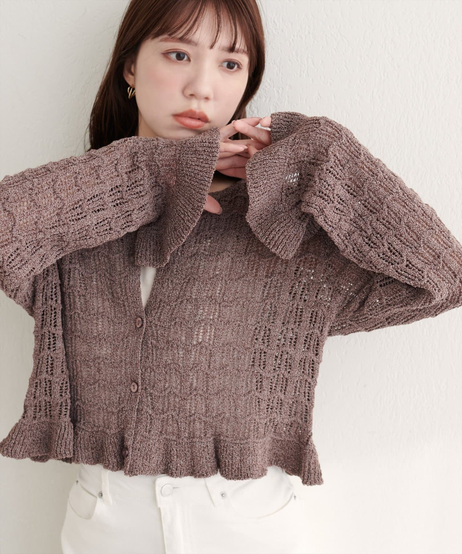 natural couture(ナチュラルクチュール) 透かし編みショート丈フリルカーディガン