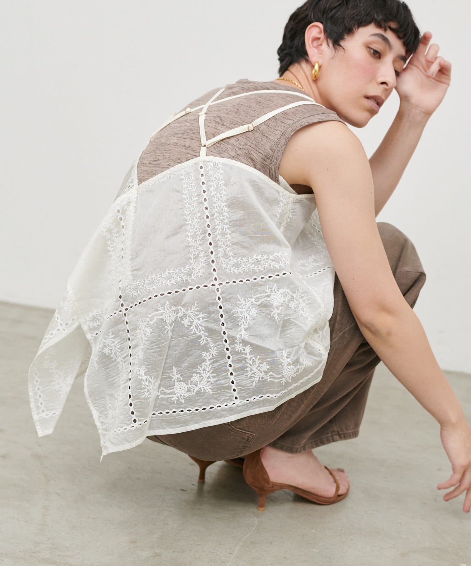 LARUTA(ラルータ) スクエア刺繍レースキャミ
