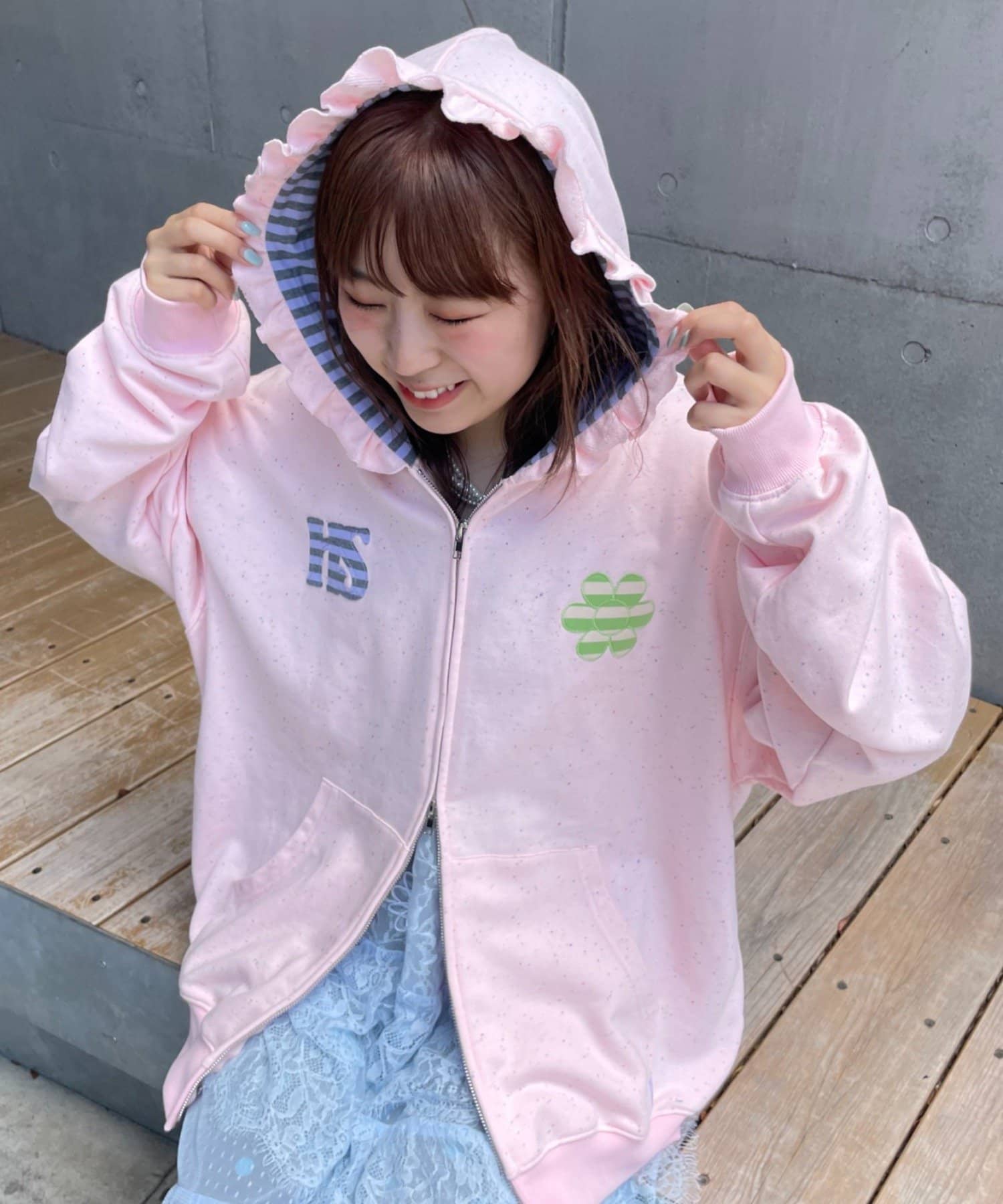 CIAOPANIC TYPY(チャオパニックティピー) 【HELLO.SANFRANCISCO】ボーダーワッペンフリルジップフーディ