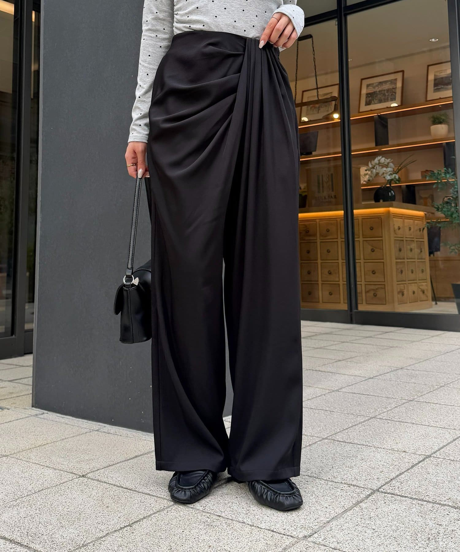 Thevon.(ゼヴォン) ドレープタックパンツ