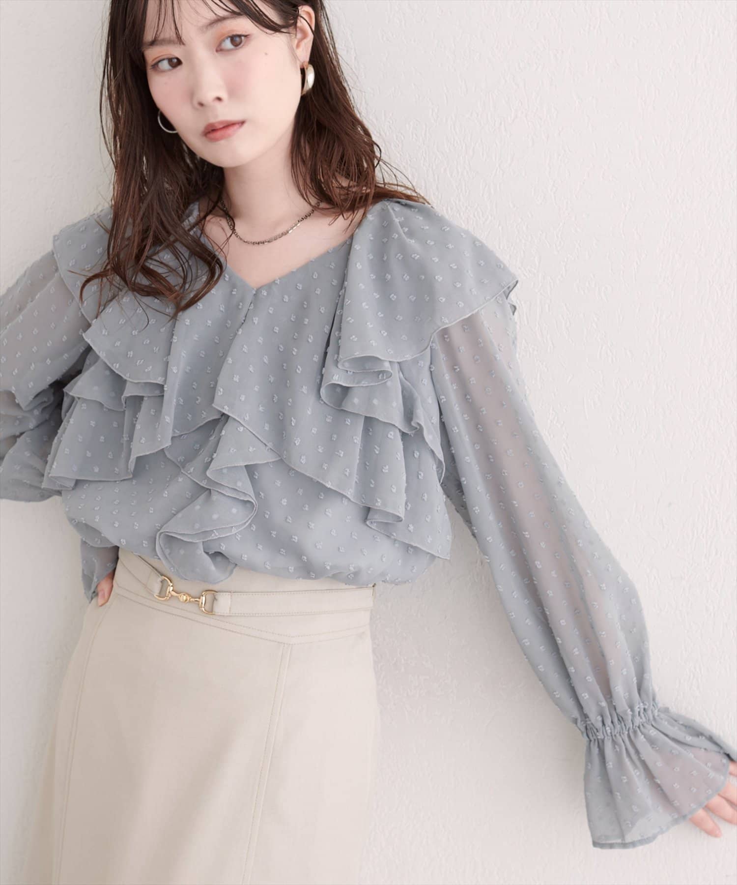 natural couture(ナチュラルクチュール) ラッフルフリルドットブラウス