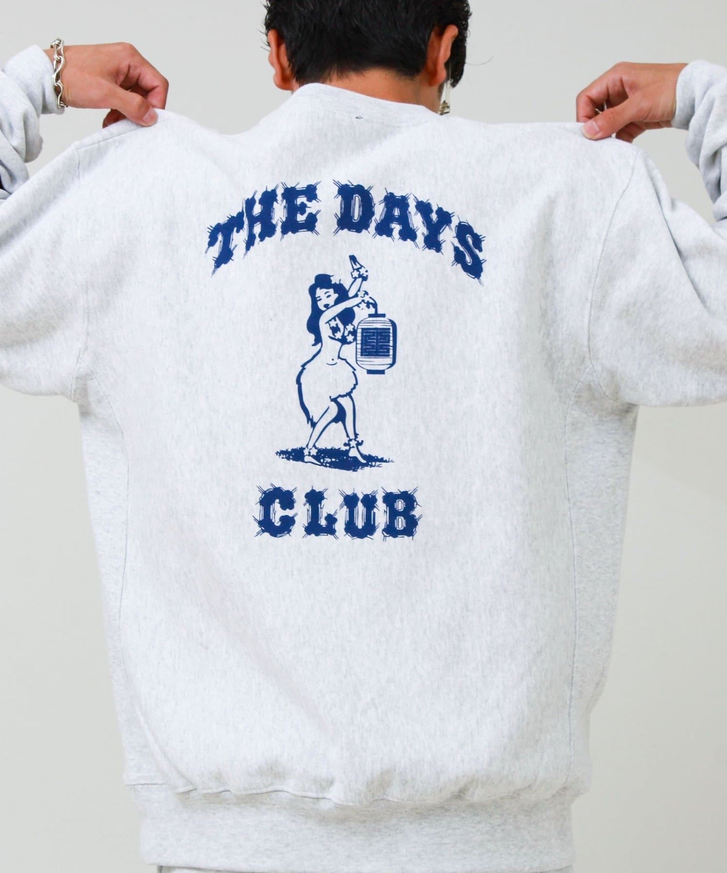 FREDY & GLOSTER(フレディ アンド グロスター) 【THE DAYS/ザ デイ】髭文字刺繍 クルーネックスウェット 裏起毛