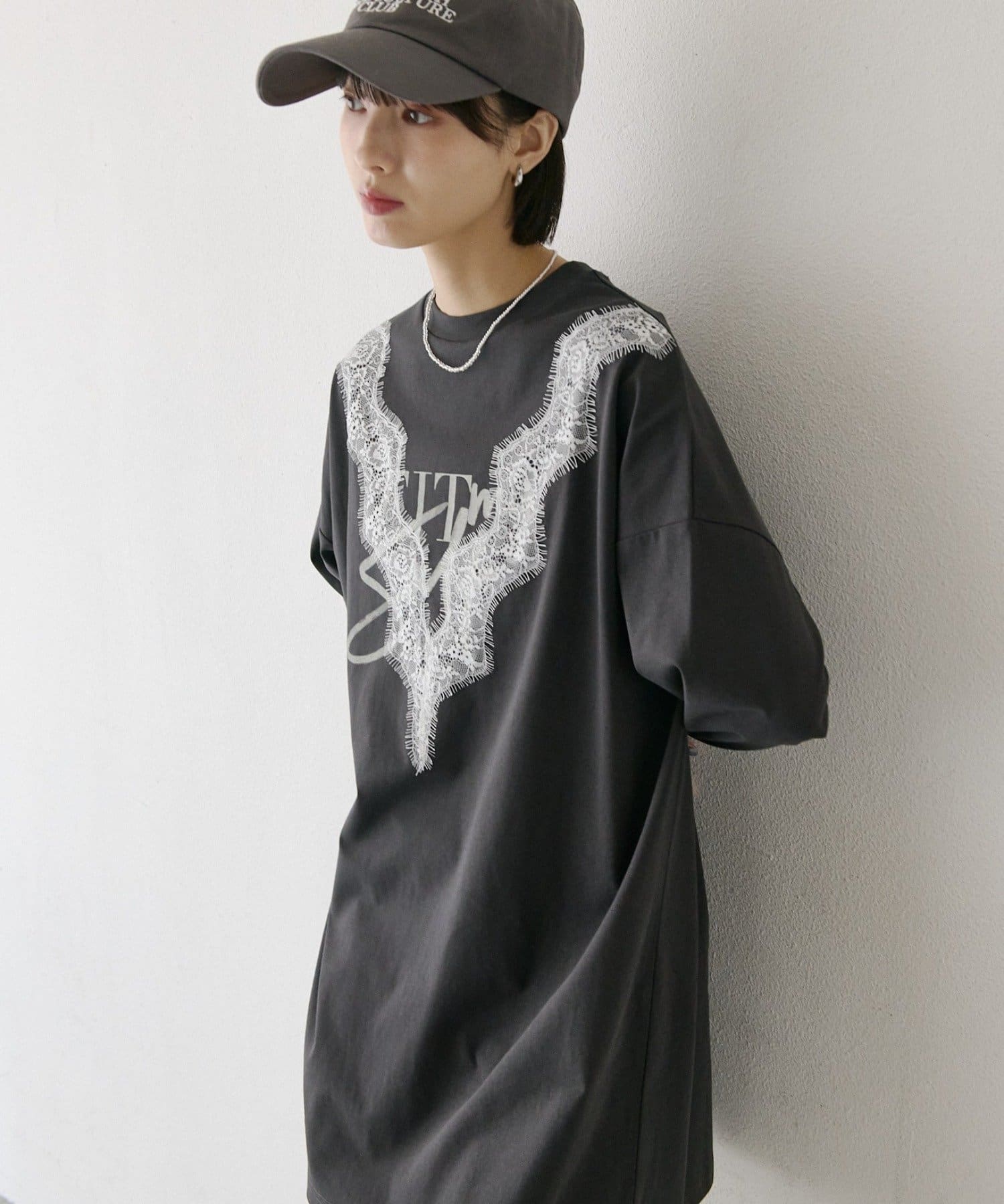 COLONY 2139(コロニー トゥーワンスリーナイン) レースデザインTシャツ