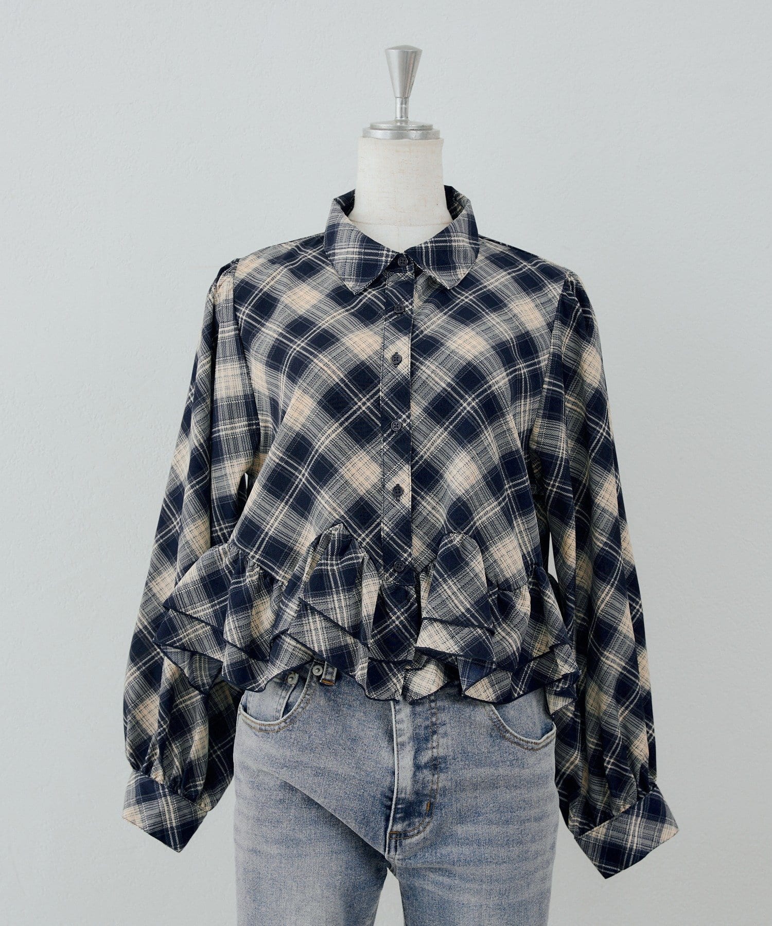 NICE CLAUP / OLIVE des OLIVE OUTLET(ナイスクラップ  / オリーブ デ オリーブ アウトレット) 【ANOTHER BRANCH】裾フリルブラウス