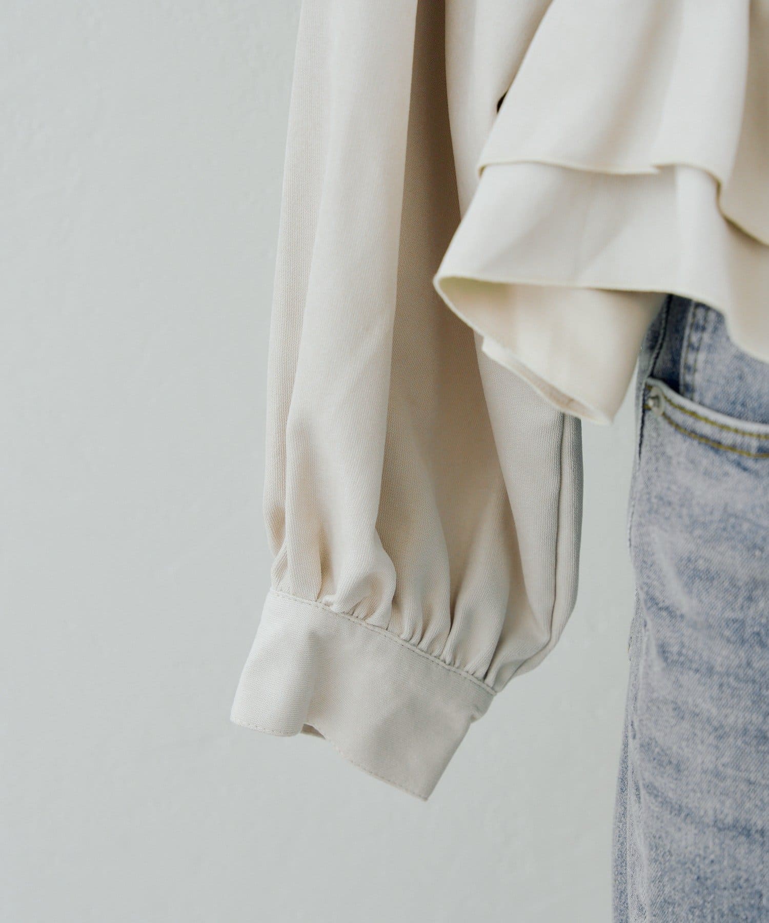NICE CLAUP / OLIVE des OLIVE OUTLET(ナイスクラップ  / オリーブ デ オリーブ アウトレット) 【ANOTHER BRANCH】裾フリルブラウス