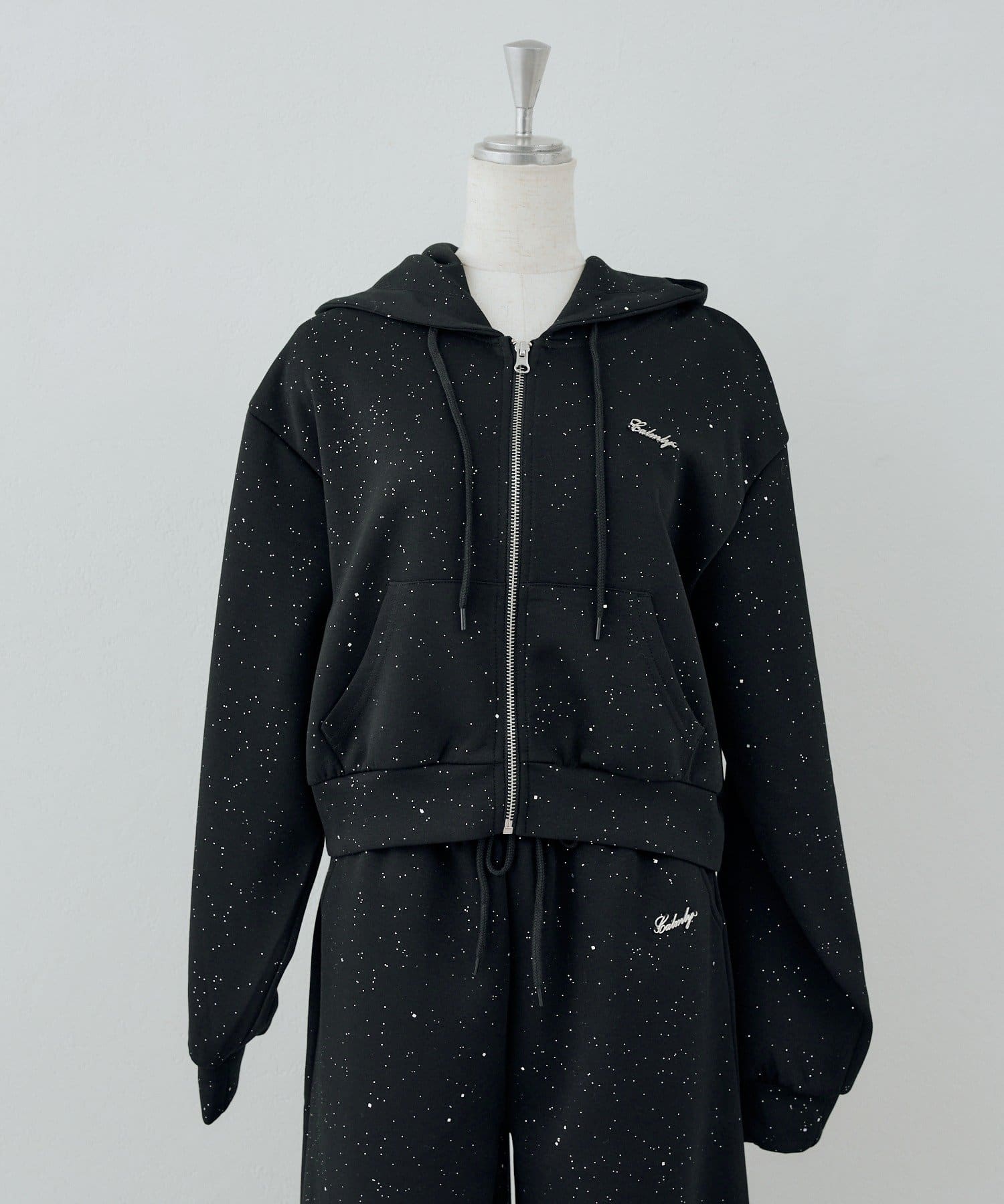 NICE CLAUP / OLIVE des OLIVE OUTLET(ナイスクラップ  / オリーブ デ オリーブ アウトレット) 【ANOTHER BRANCH】【丈違いあり】ロゴラメパーカー