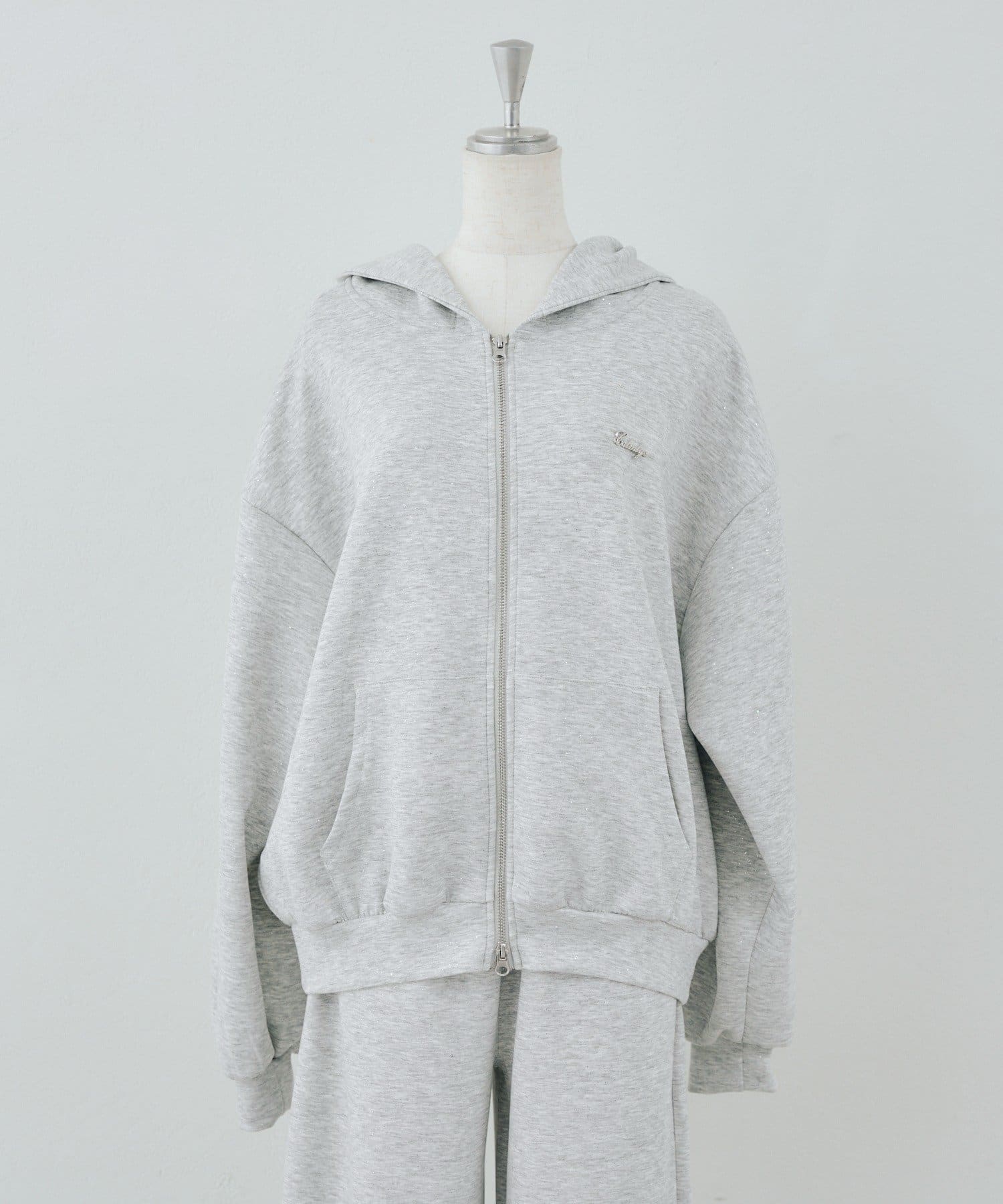 NICE CLAUP / OLIVE des OLIVE OUTLET(ナイスクラップ  / オリーブ デ オリーブ アウトレット) 【ANOTHER BRANCH】【丈違いあり】ロゴラメパーカー