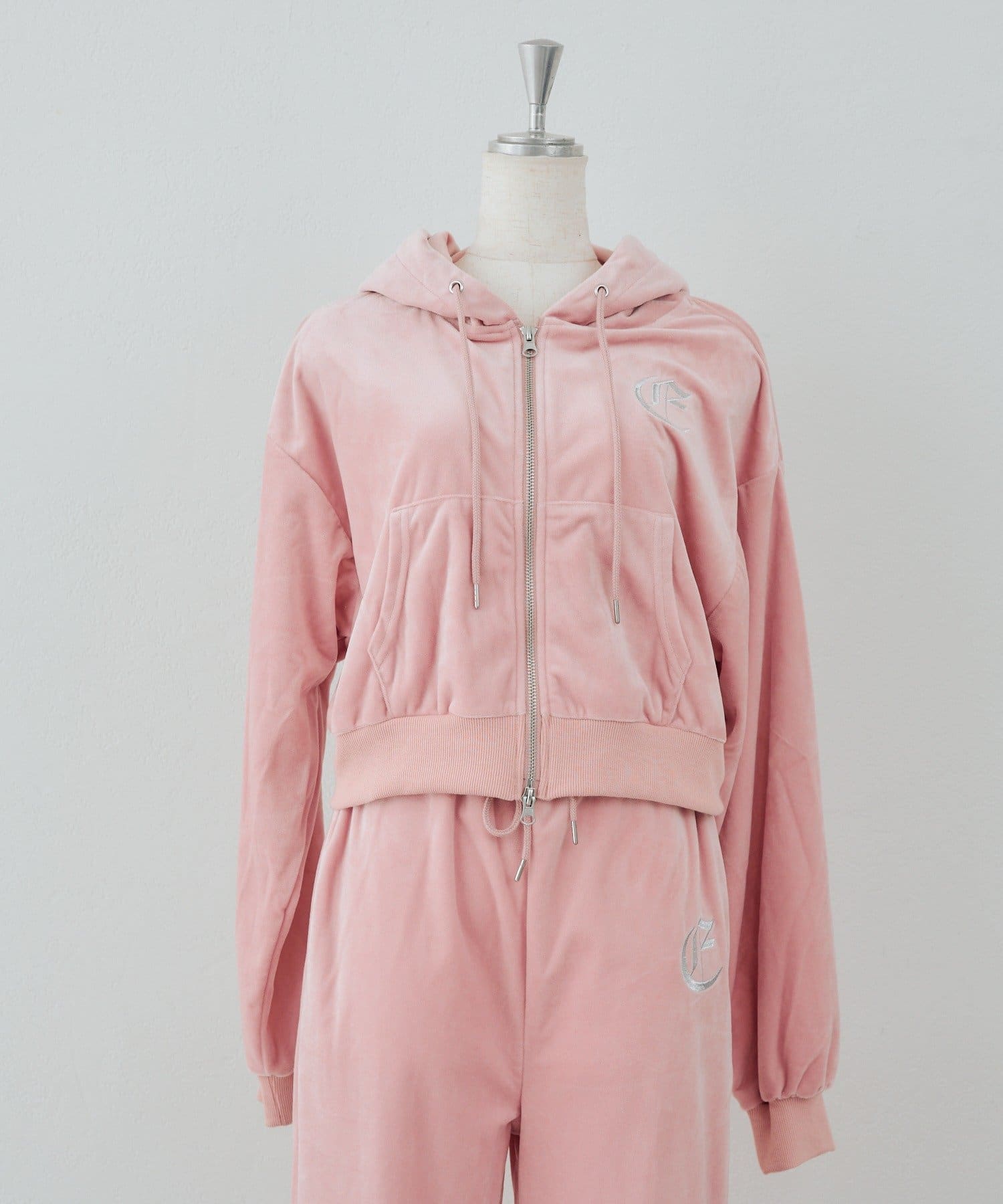 NICE CLAUP / OLIVE des OLIVE OUTLET(ナイスクラップ  / オリーブ デ オリーブ アウトレット) 【ANOTHER BRANCH】ロゴ刺しゅうベロアパーカー