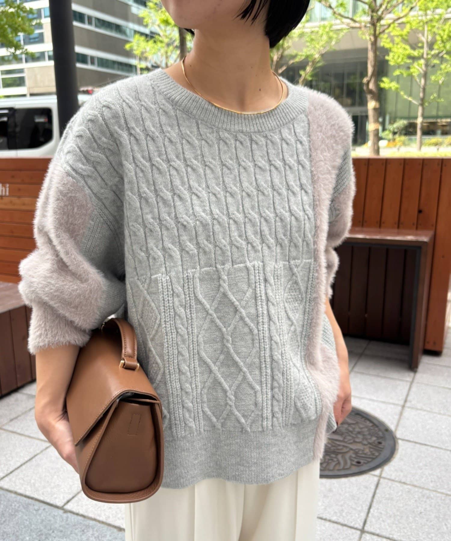 Jena　espace merveilleux(ジェナ　エスパスメルヴェイユ) 【大人のケーブル編み】フェザーパネルニット