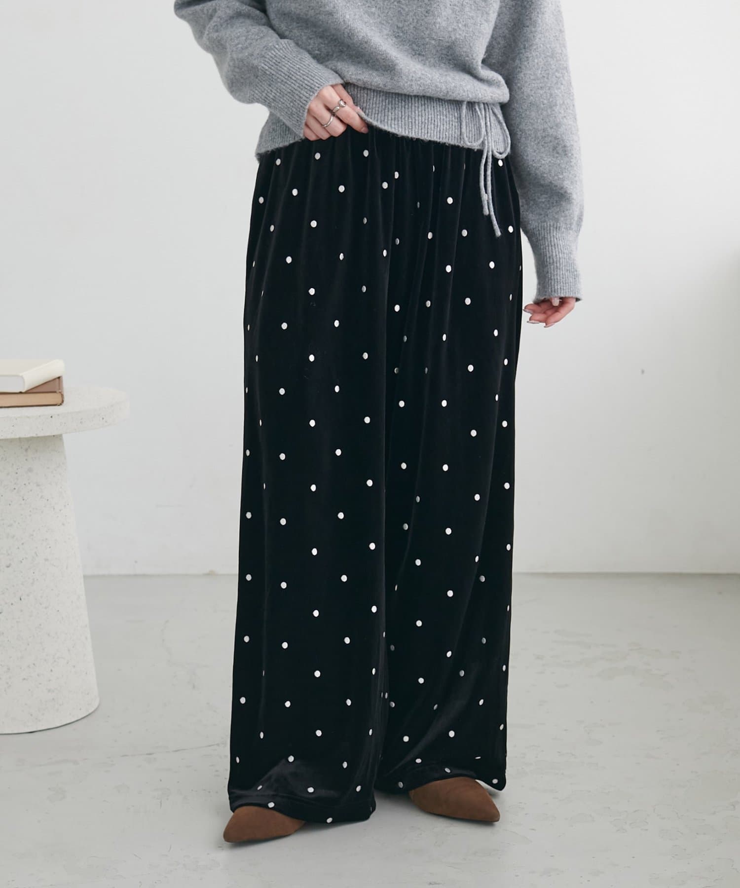 DISCOAT(ディスコート) ドット刺繍ベロアワイドパンツ