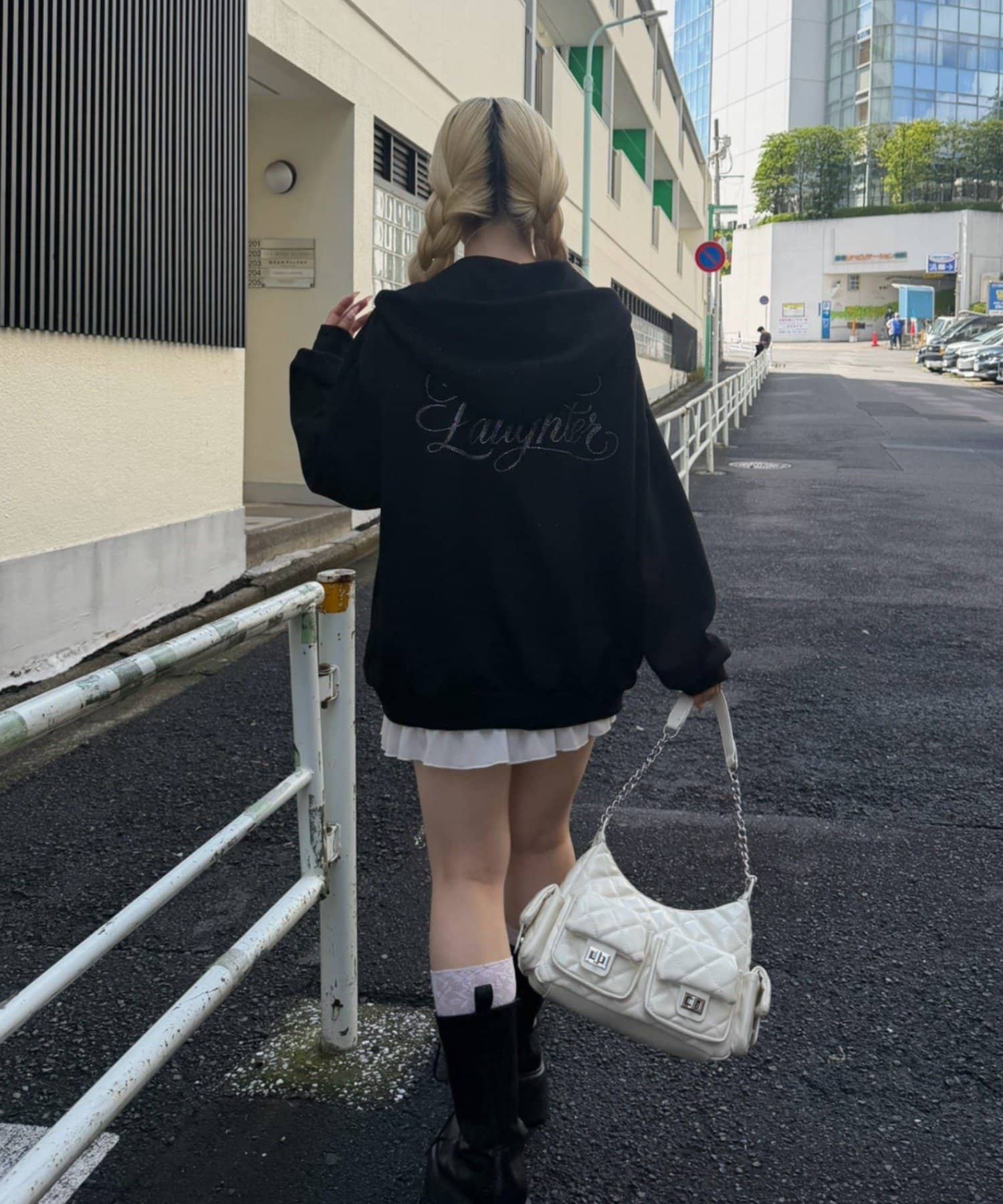 NICE CLAUP / OLIVE des OLIVE OUTLET(ナイスクラップ  / オリーブ デ オリーブ アウトレット) 【continuer】キラキラロゴBIGパーカー