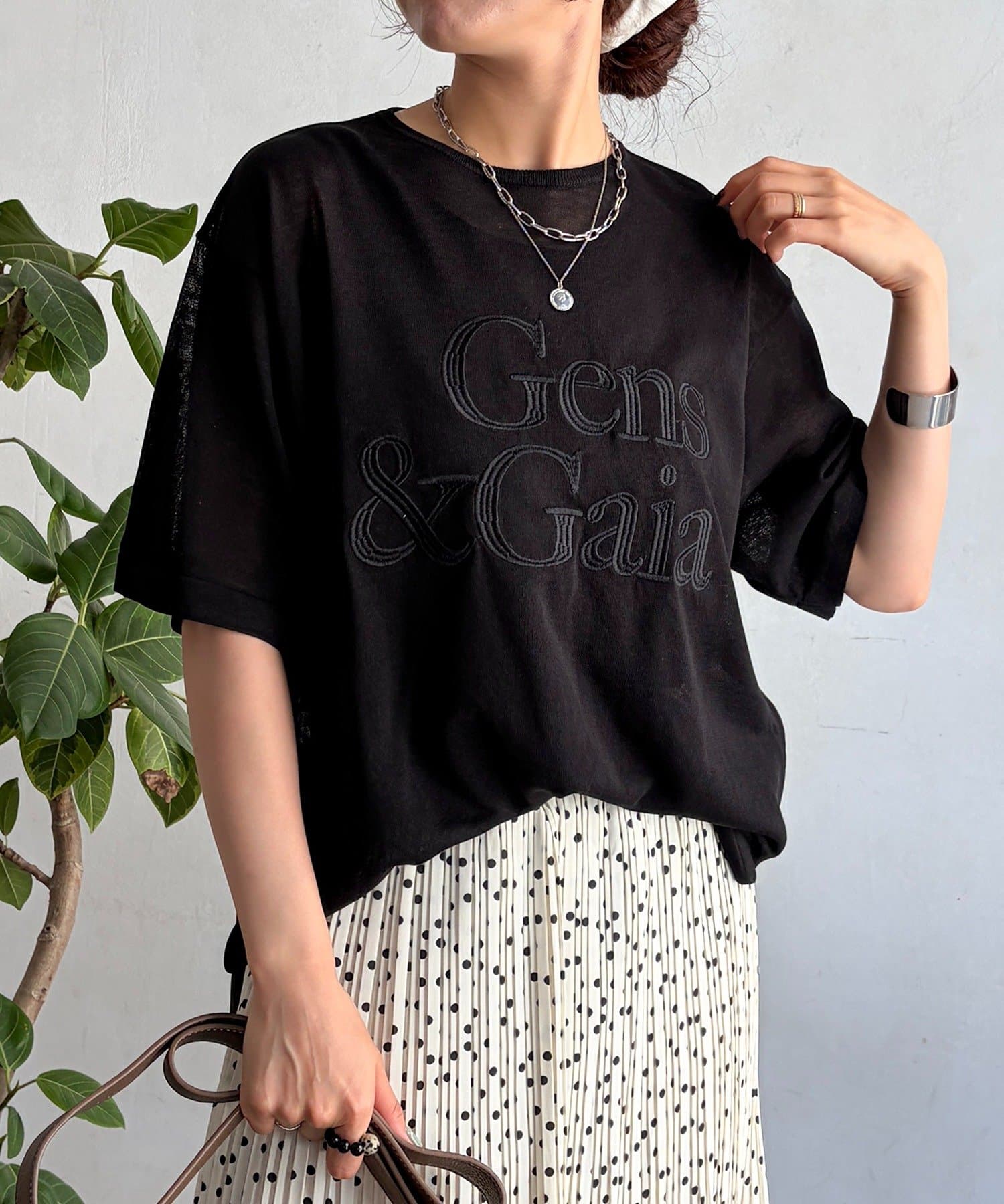 un dix cors(アンディコール) 刺繍ロゴニットプルオーバー