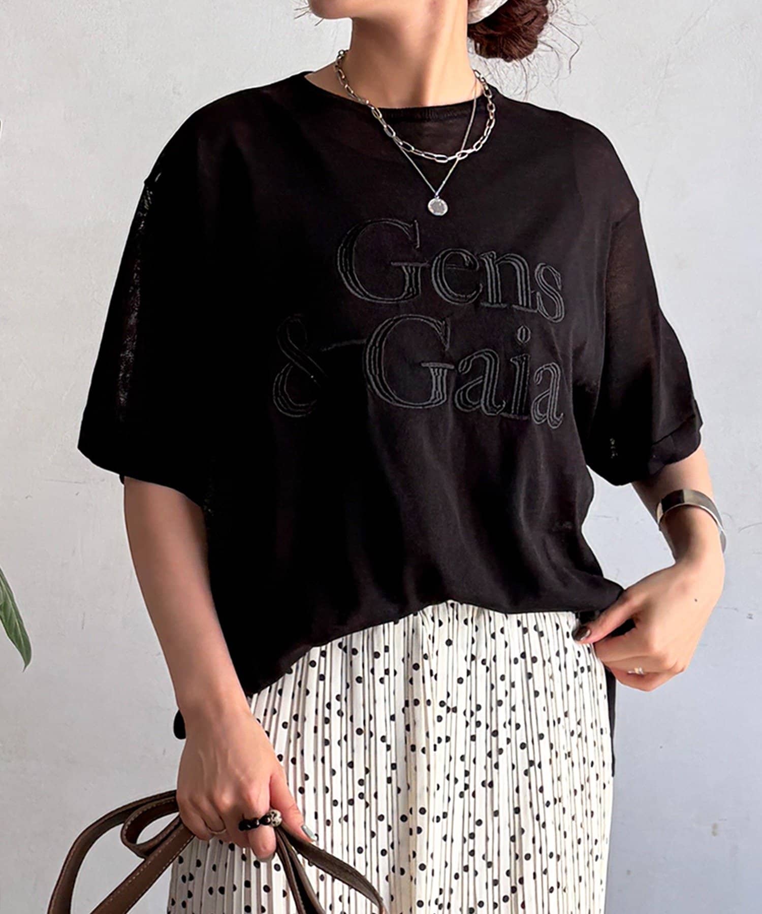 un dix cors(アンディコール) 刺繍ロゴニットプルオーバー