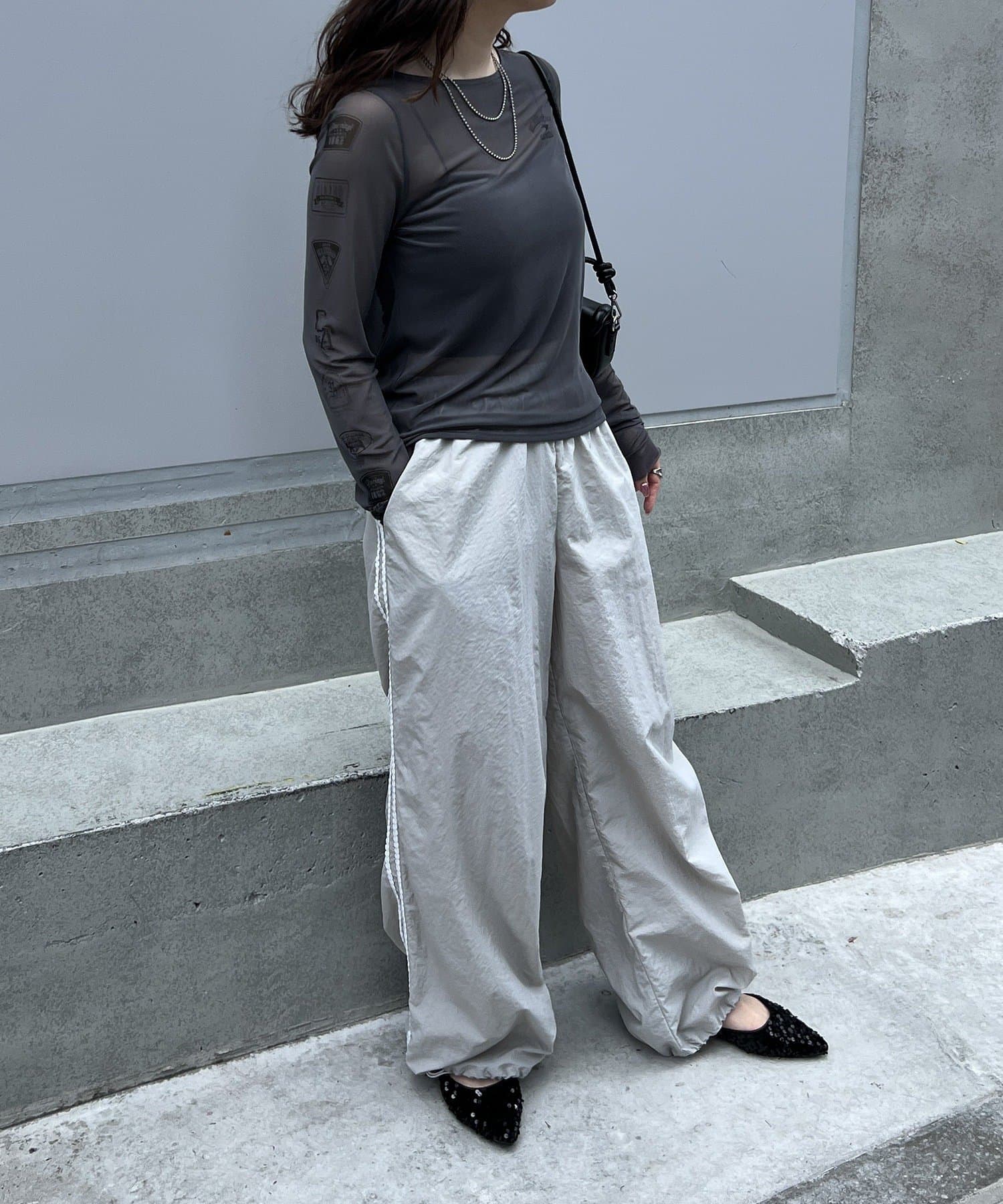 NICE CLAUP / OLIVE des OLIVE OUTLET(ナイスクラップ  / オリーブ デ オリーブ アウトレット) 【ＮＵＮＩＦＥ】袖モチーフシアーインナー