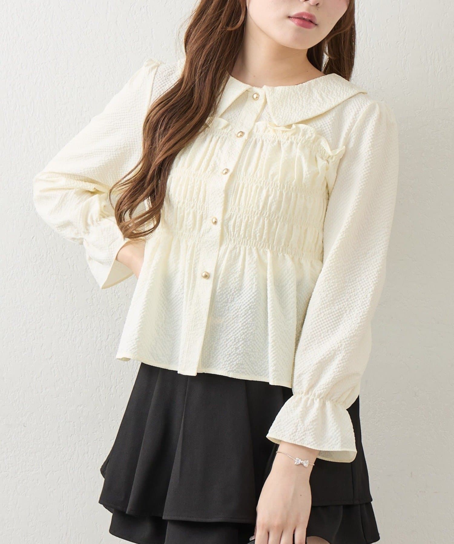 NICE CLAUP / OLIVE des OLIVE OUTLET(ナイスクラップ  / オリーブ デ オリーブ アウトレット) 【ANOTHER BRANCH】シャーリングペプラム長袖ブラウス