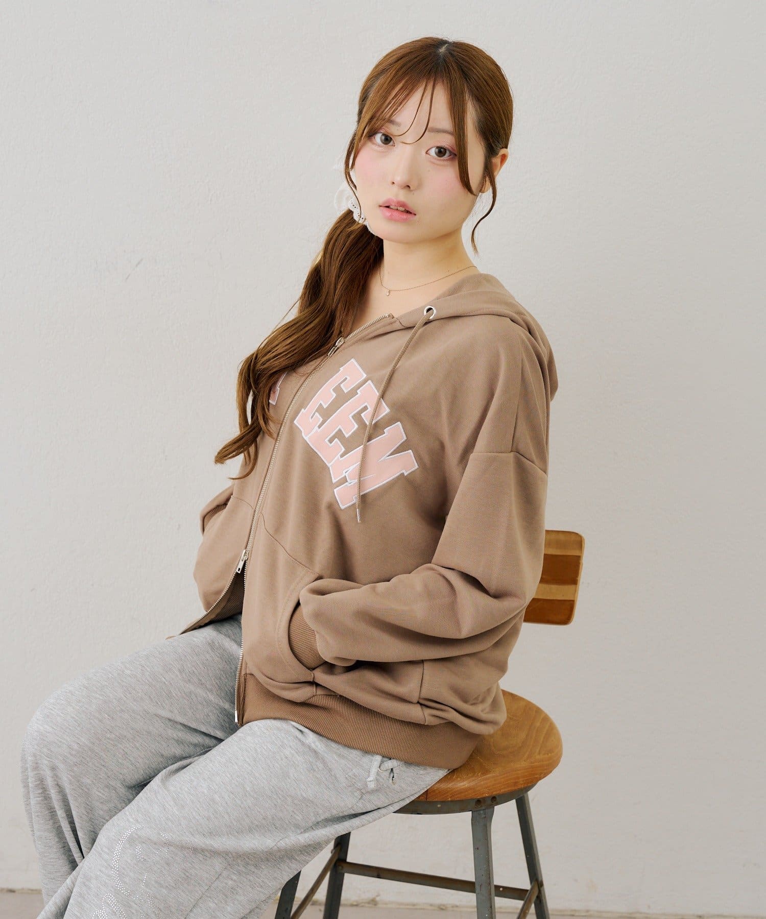NICE CLAUP / OLIVE des OLIVE OUTLET(ナイスクラップ  / オリーブ デ オリーブ アウトレット) 【ANOTHER BRANCH】裏毛BIGロゴパーカー