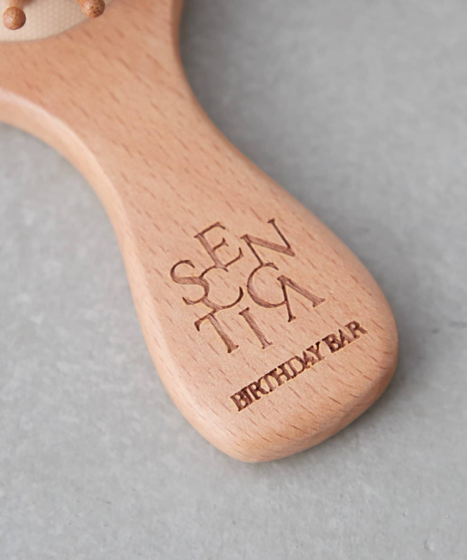 BIRTHDAY BAR(バースデイバー) ≪BIRTHDAYBAR限定≫【SCENTICA】 wooden hairbrush