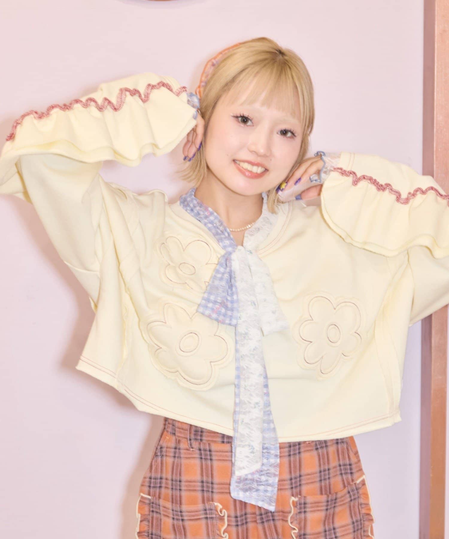 CIAOPANIC TYPY(チャオパニックティピー) 【HELLO.SANFRANCISCO】フラワーフリルクロップドスウェット