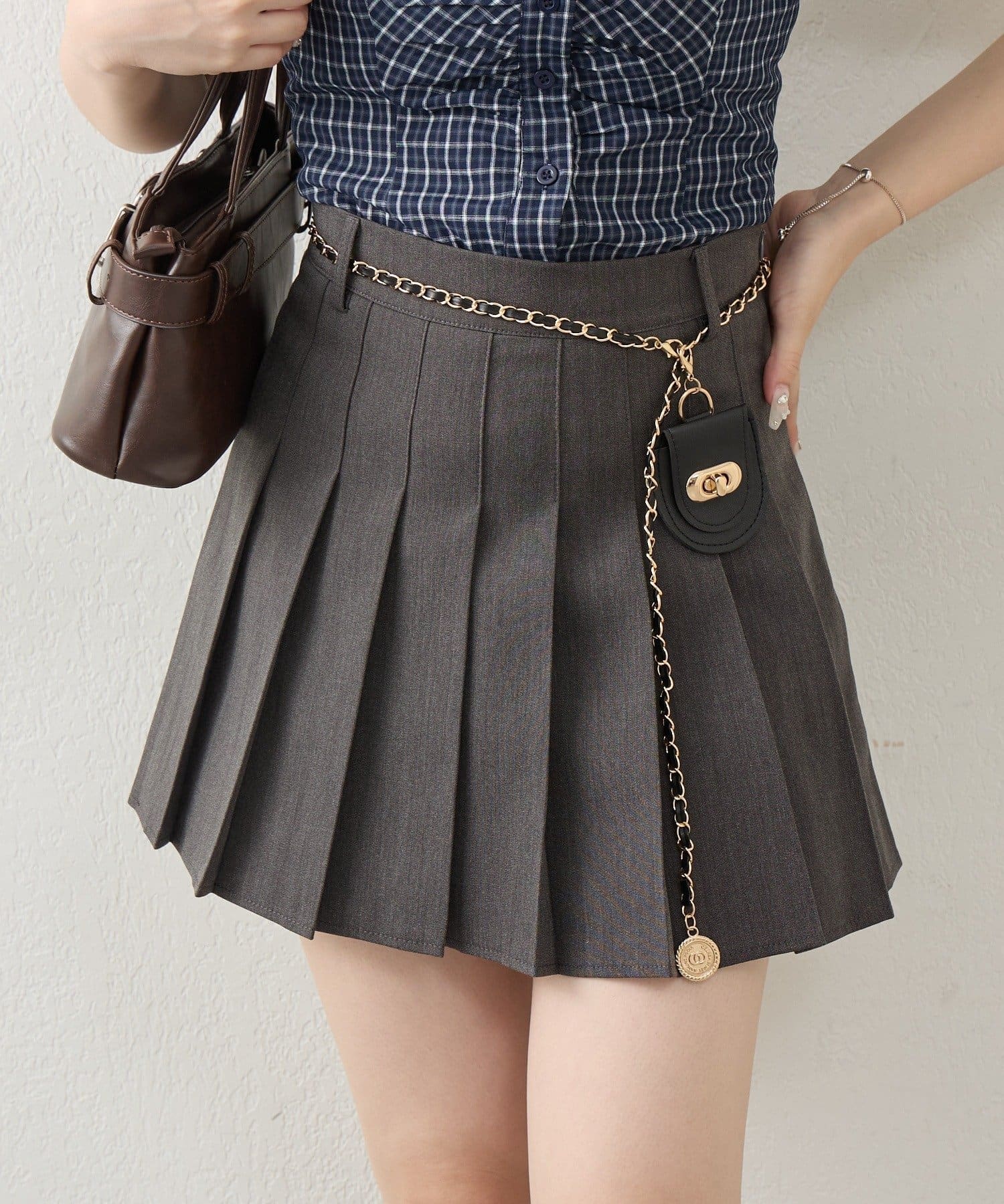 NICE CLAUP / OLIVE des OLIVE OUTLET(ナイスクラップ  / オリーブ デ オリーブ アウトレット) 【continuer】チャーム付プリーツミニスカート