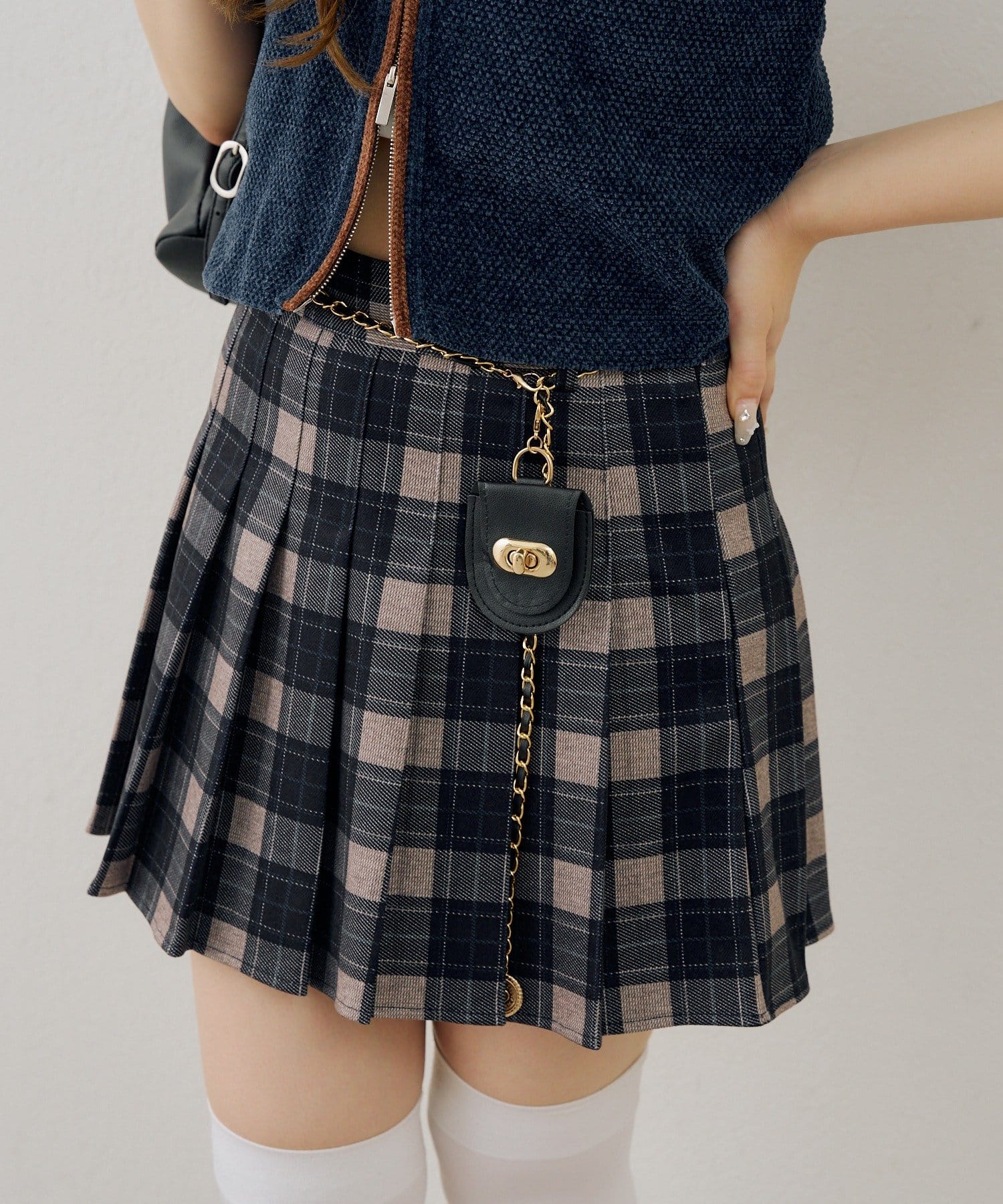 NICE CLAUP / OLIVE des OLIVE OUTLET(ナイスクラップ  / オリーブ デ オリーブ アウトレット) 【continuer】チャーム付プリーツミニスカート