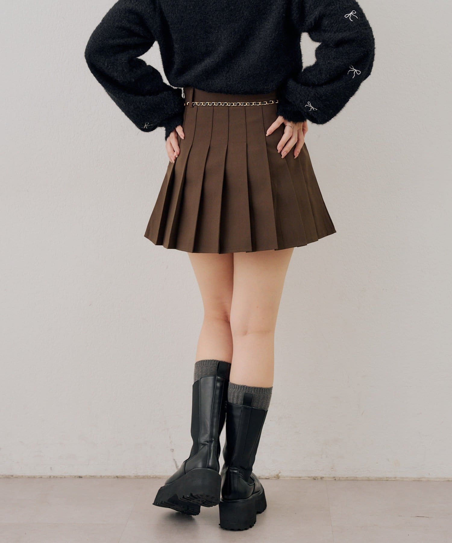 NICE CLAUP / OLIVE des OLIVE OUTLET(ナイスクラップ  / オリーブ デ オリーブ アウトレット) 【continuer】チャーム付プリーツミニスカート