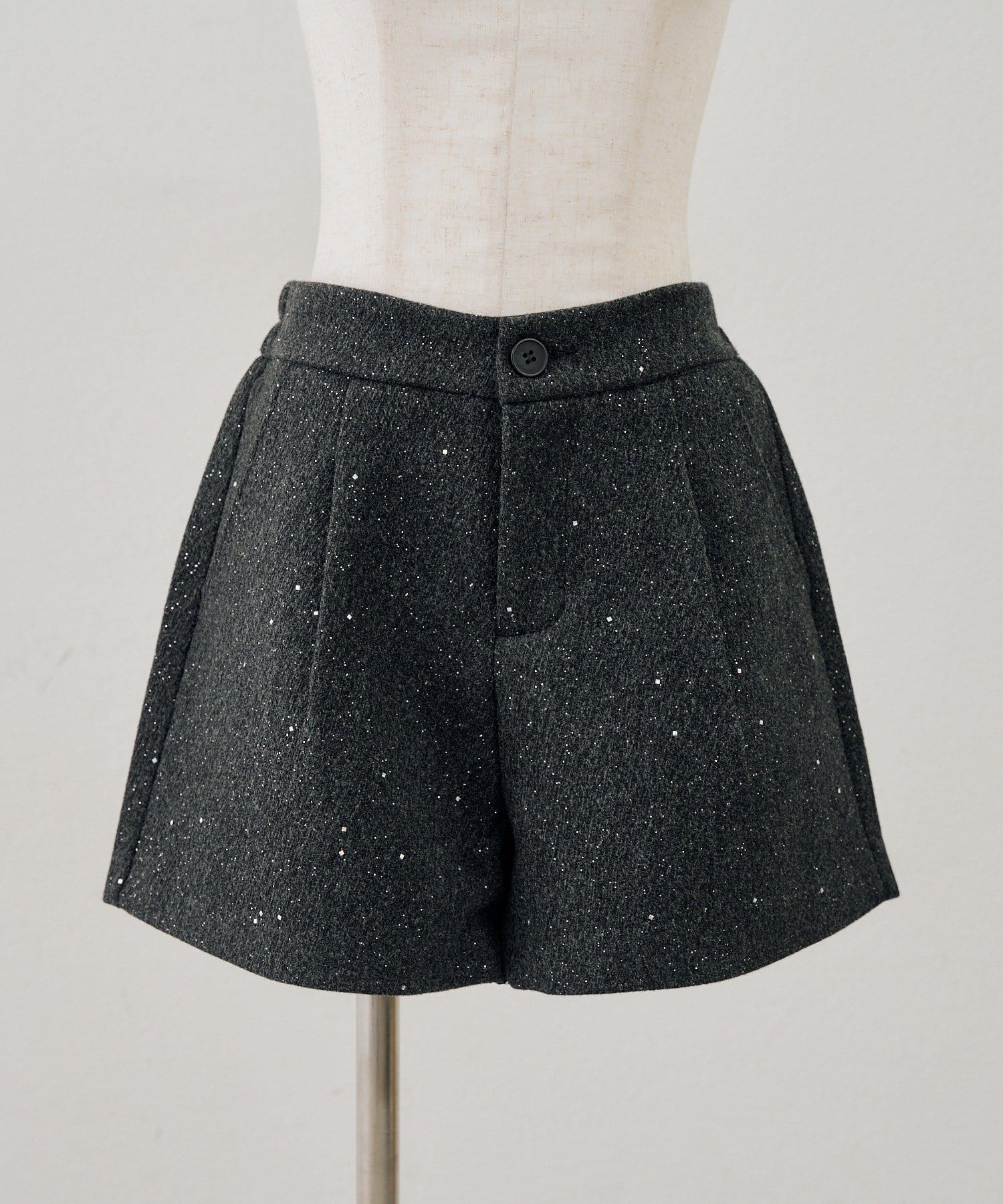 NICE CLAUP / OLIVE des OLIVE OUTLET(ナイスクラップ  / オリーブ デ オリーブ アウトレット) 【continuer】キラキラショートパンツ
