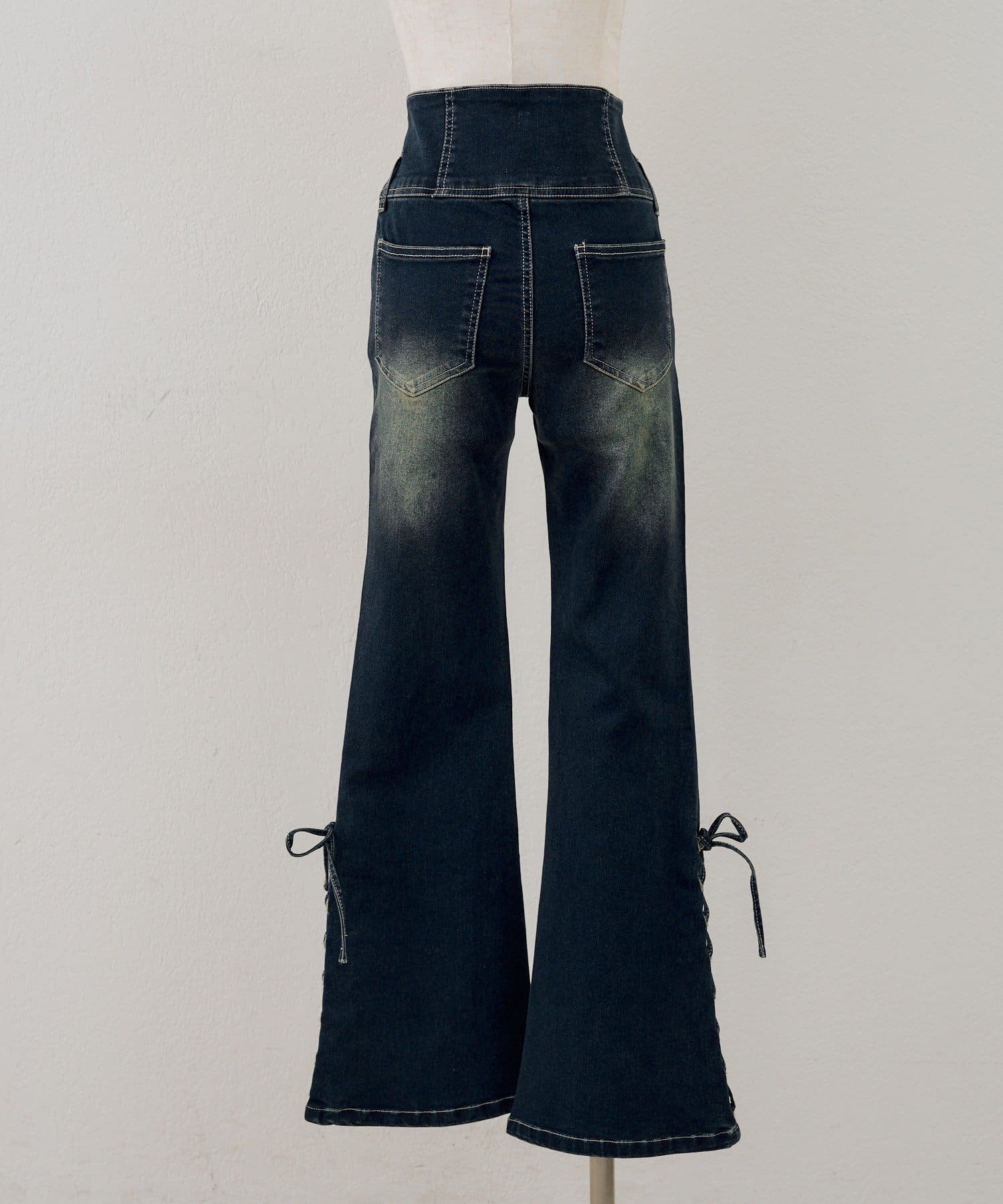 NICE CLAUP / OLIVE des OLIVE OUTLET(ナイスクラップ  / オリーブ デ オリーブ アウトレット) 【ANOTHER BRANCH】サイドレースアップセミフレアパンツ