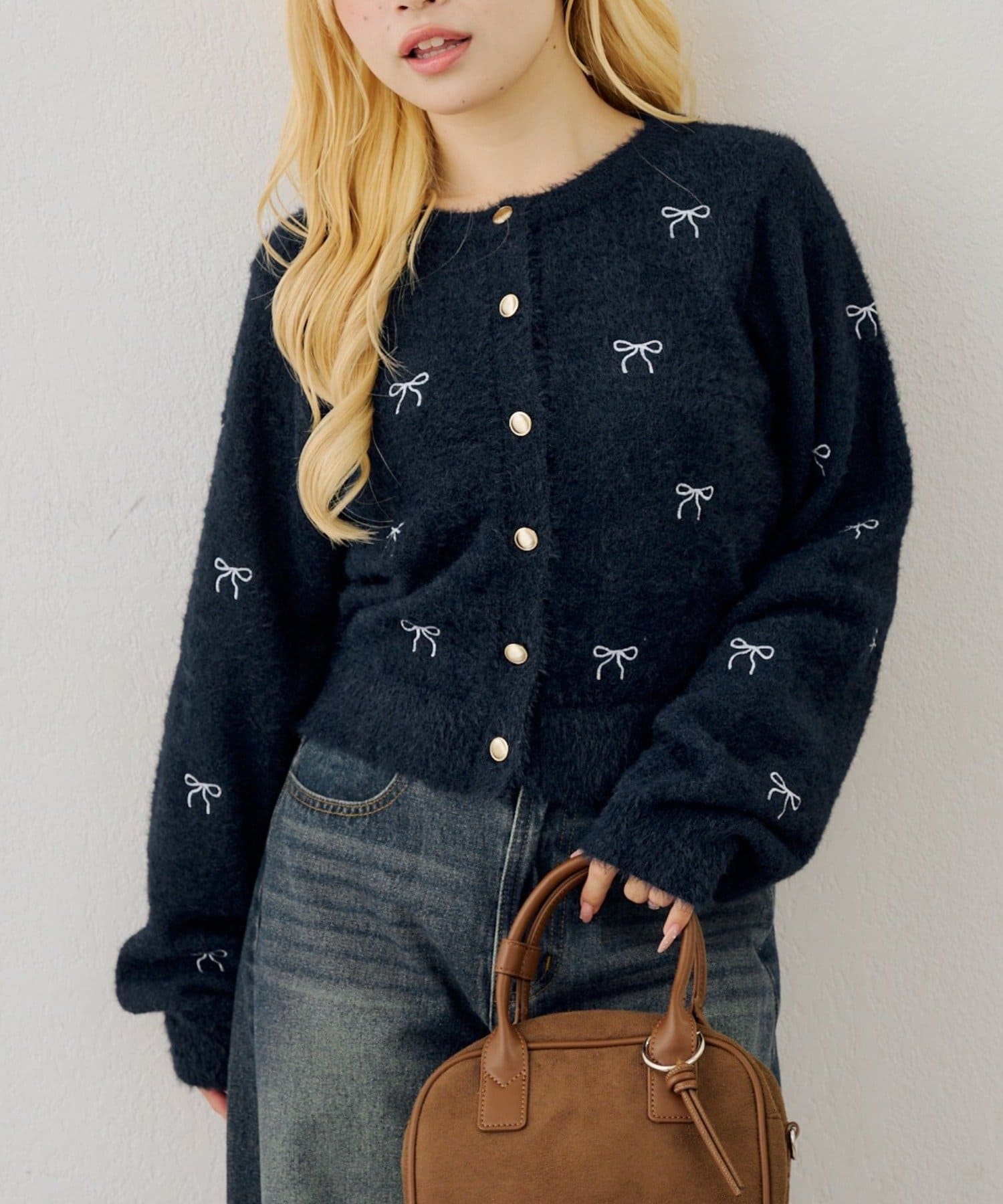 NICE CLAUP / OLIVE des OLIVE OUTLET(ナイスクラップ  / オリーブ デ オリーブ アウトレット) 【ANOTHER BRANCH】フェザーリボン刺繍カーディガン