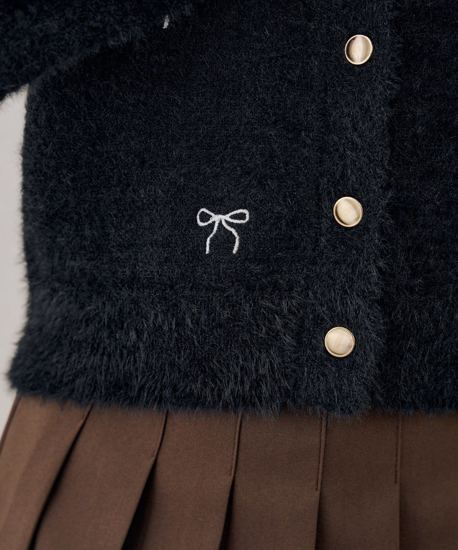 NICE CLAUP / OLIVE des OLIVE OUTLET(ナイスクラップ  / オリーブ デ オリーブ アウトレット) 【ANOTHER BRANCH】フェザーリボン刺繍カーディガン