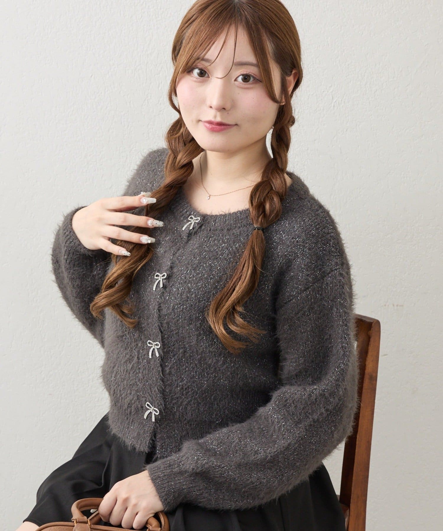 NICE CLAUP / OLIVE des OLIVE OUTLET(ナイスクラップ  / オリーブ デ オリーブ アウトレット) 【ANOTHER BRANCH】ラメフェザーリボンボタンカーディガン