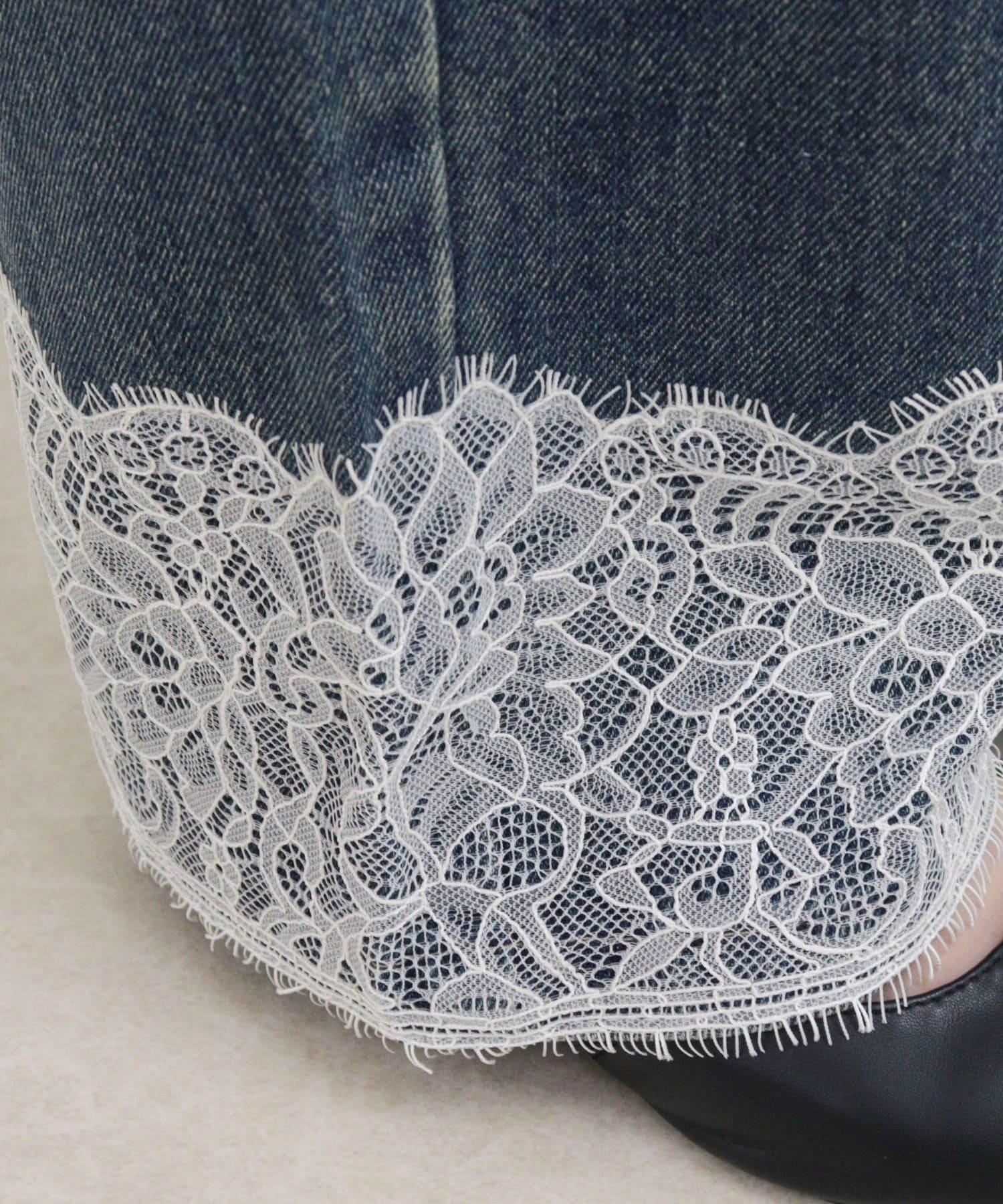 FREDY & GLOSTER(フレディ アンド グロスター) Dual Hem Lace Denim