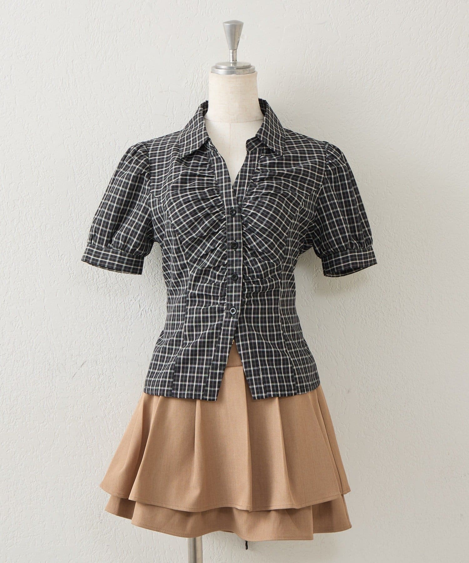 NICE CLAUP / OLIVE des OLIVE OUTLET(ナイスクラップ  / オリーブ デ オリーブ アウトレット) 【@_puni.moe企画】バックレースアップギャザーレースアップパフブラウス