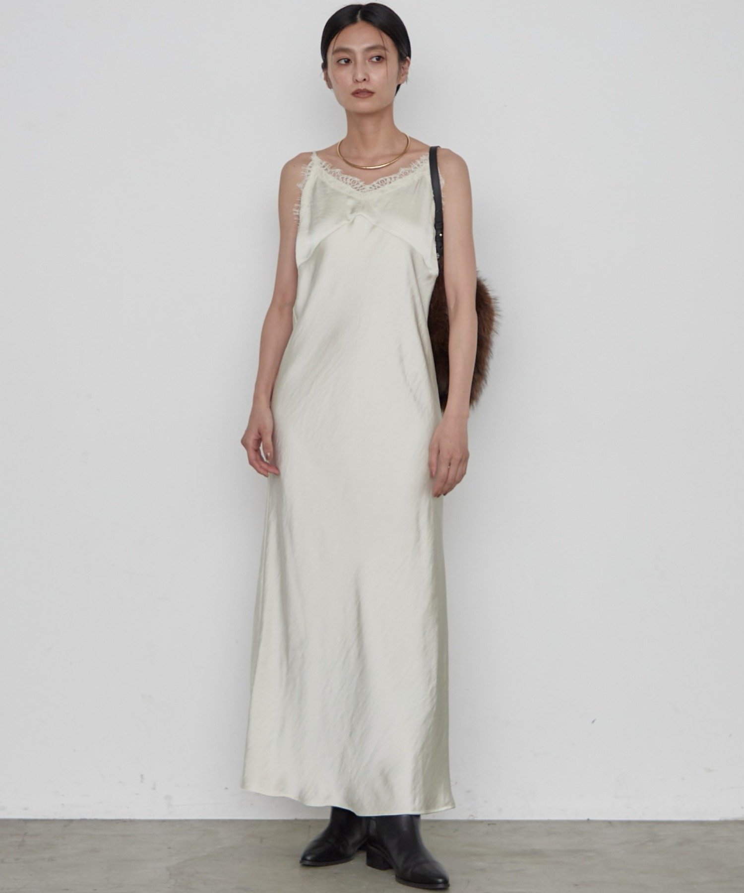LOUNGEDRESS(ラウンジドレス) 《普段使いから特別な日まで頼れる》レースキャミワンピース