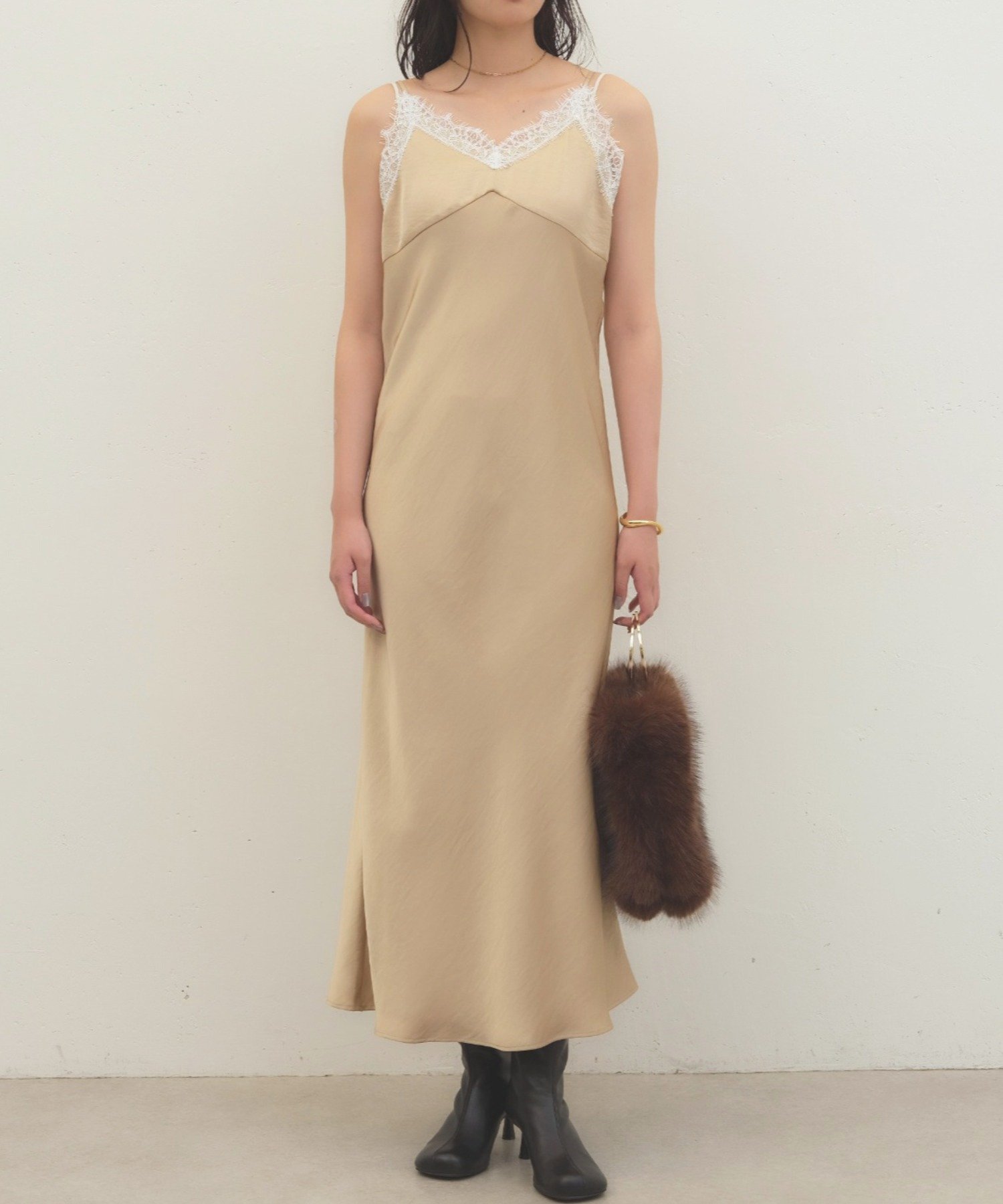 LOUNGEDRESS(ラウンジドレス) 《普段使いから特別な日まで頼れる》レースキャミワンピース