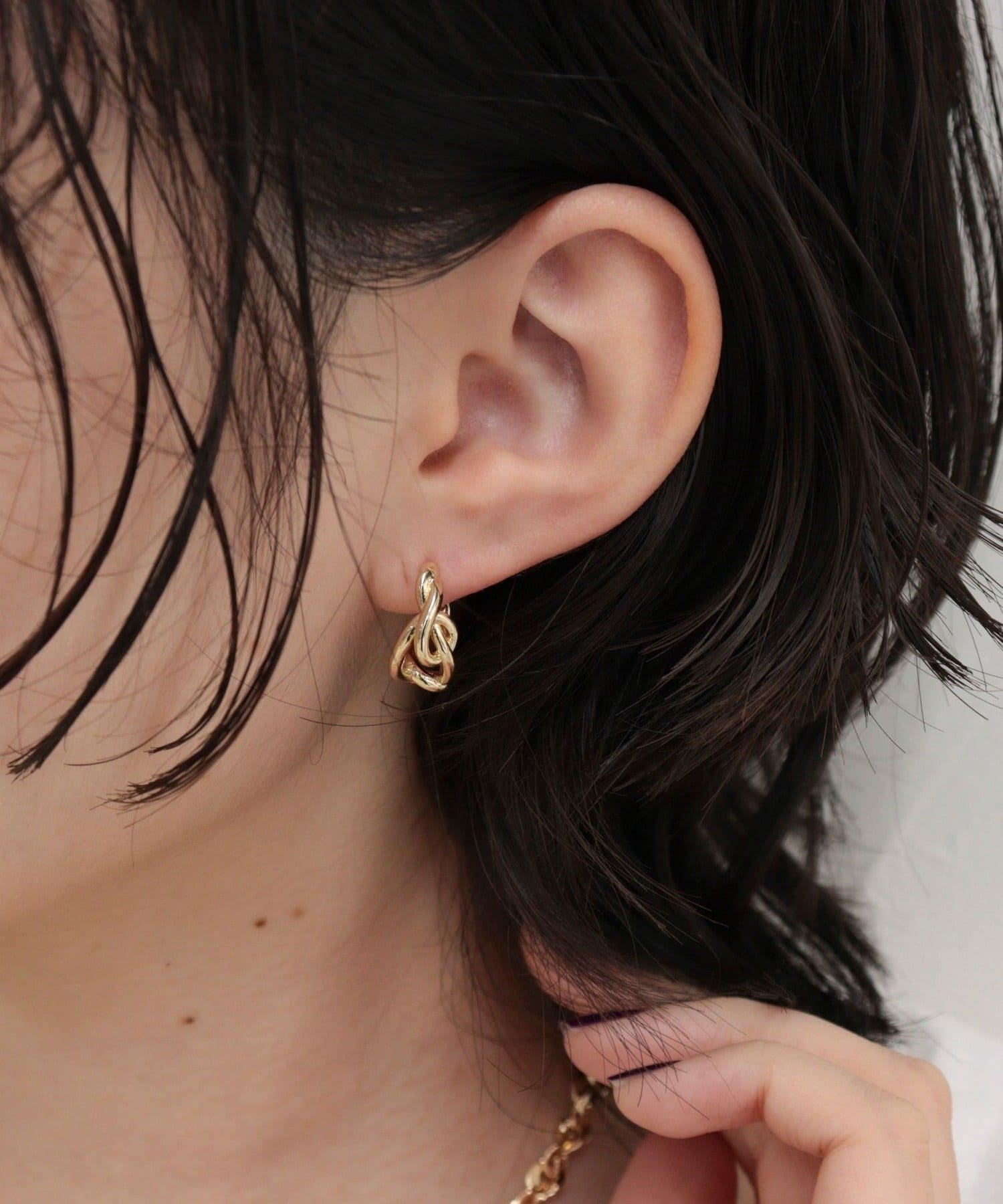 FREDY & GLOSTER(フレディ アンド グロスター) 結びラインワンタッチピアス