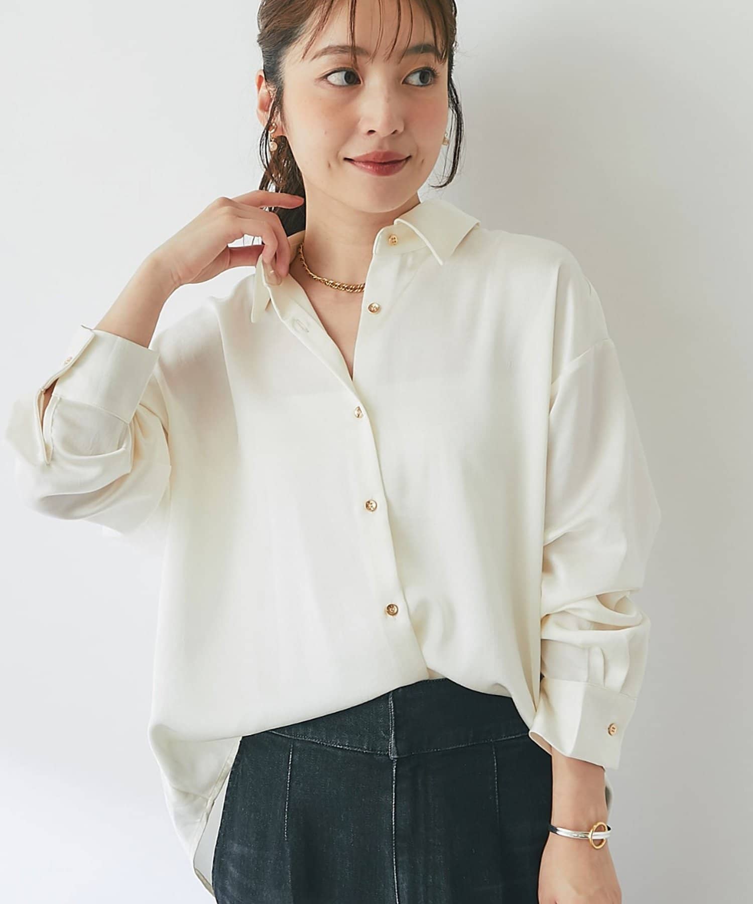 La boutique BonBon(ラブティックボンボン) 【再販・女っぽシャツ】サテンシャツ