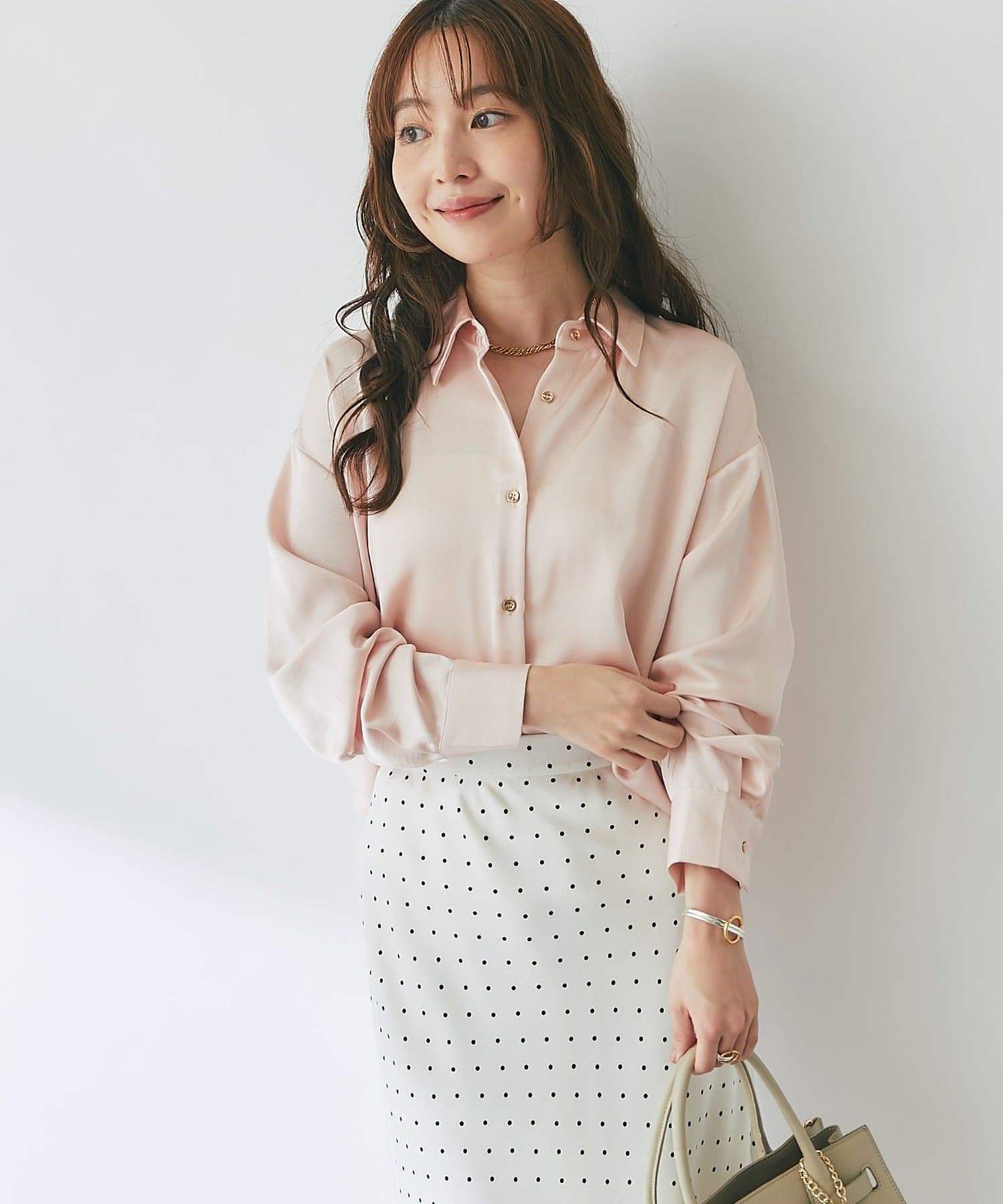 La boutique BonBon(ラブティックボンボン) 【再販・女っぽシャツ】サテンシャツ