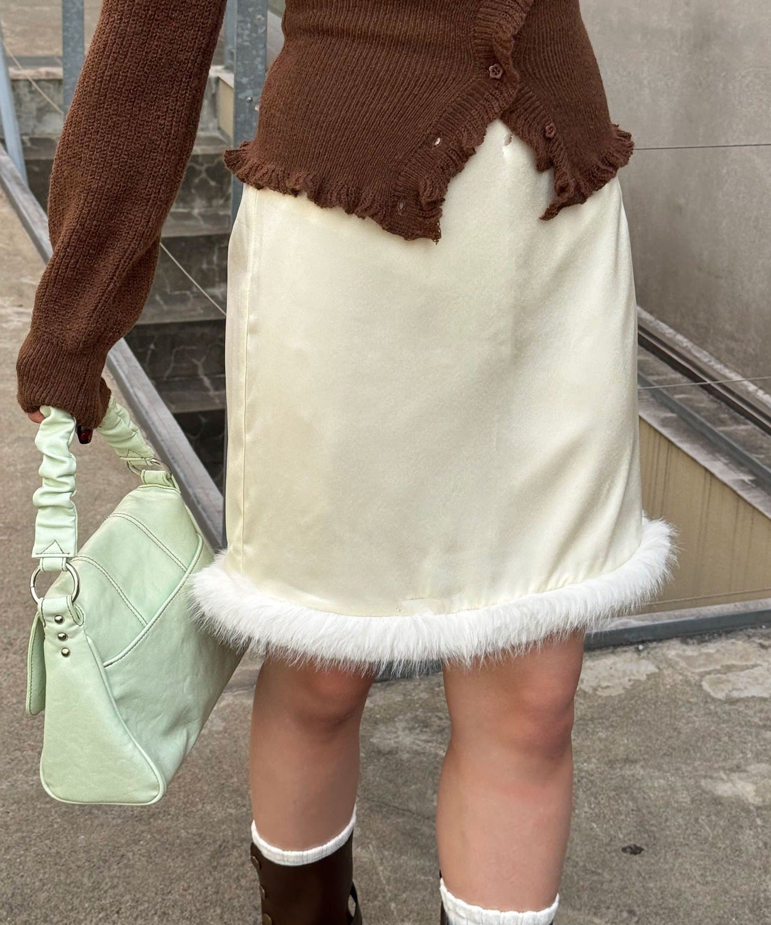 CIAOPANIC(チャオパニック) 裾ファーサテンミドルスカート