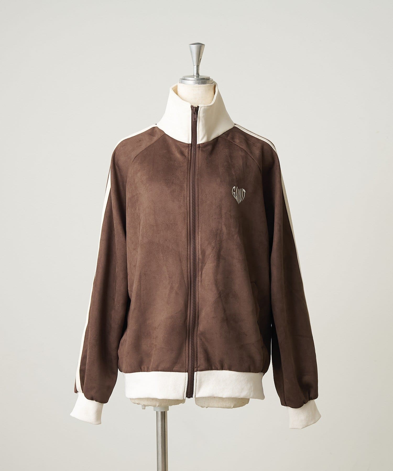 NICE CLAUP / OLIVE des OLIVE OUTLET(ナイスクラップ  / オリーブ デ オリーブ アウトレット) 【ANOTHER BRANCH】ハート刺繍袖ライン配色ブルゾン