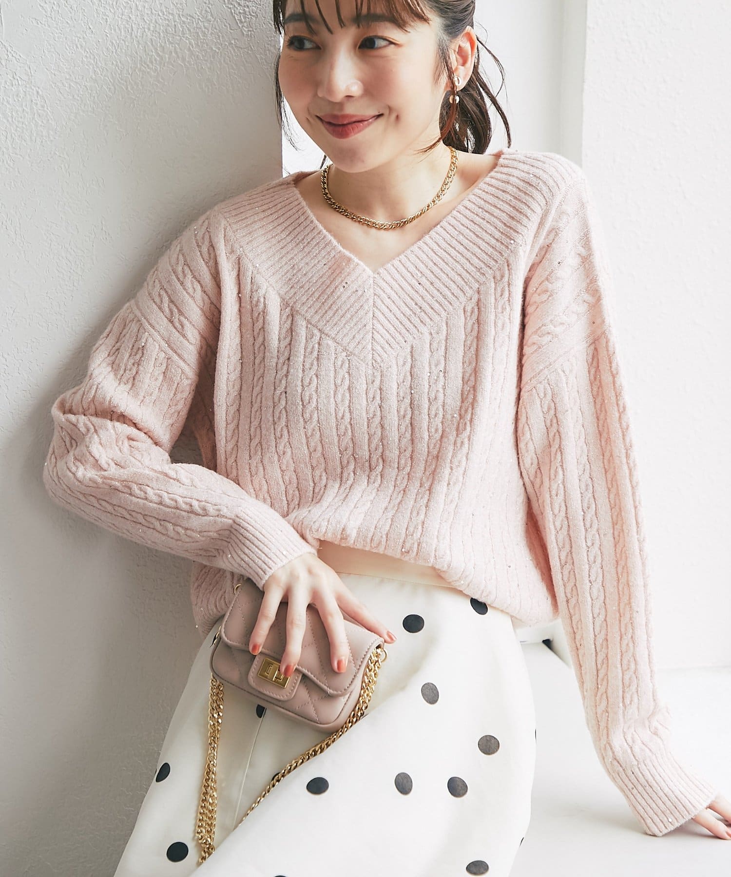 La boutique BonBon(ラブティックボンボン) スパンコールラメケーブルVネックニット