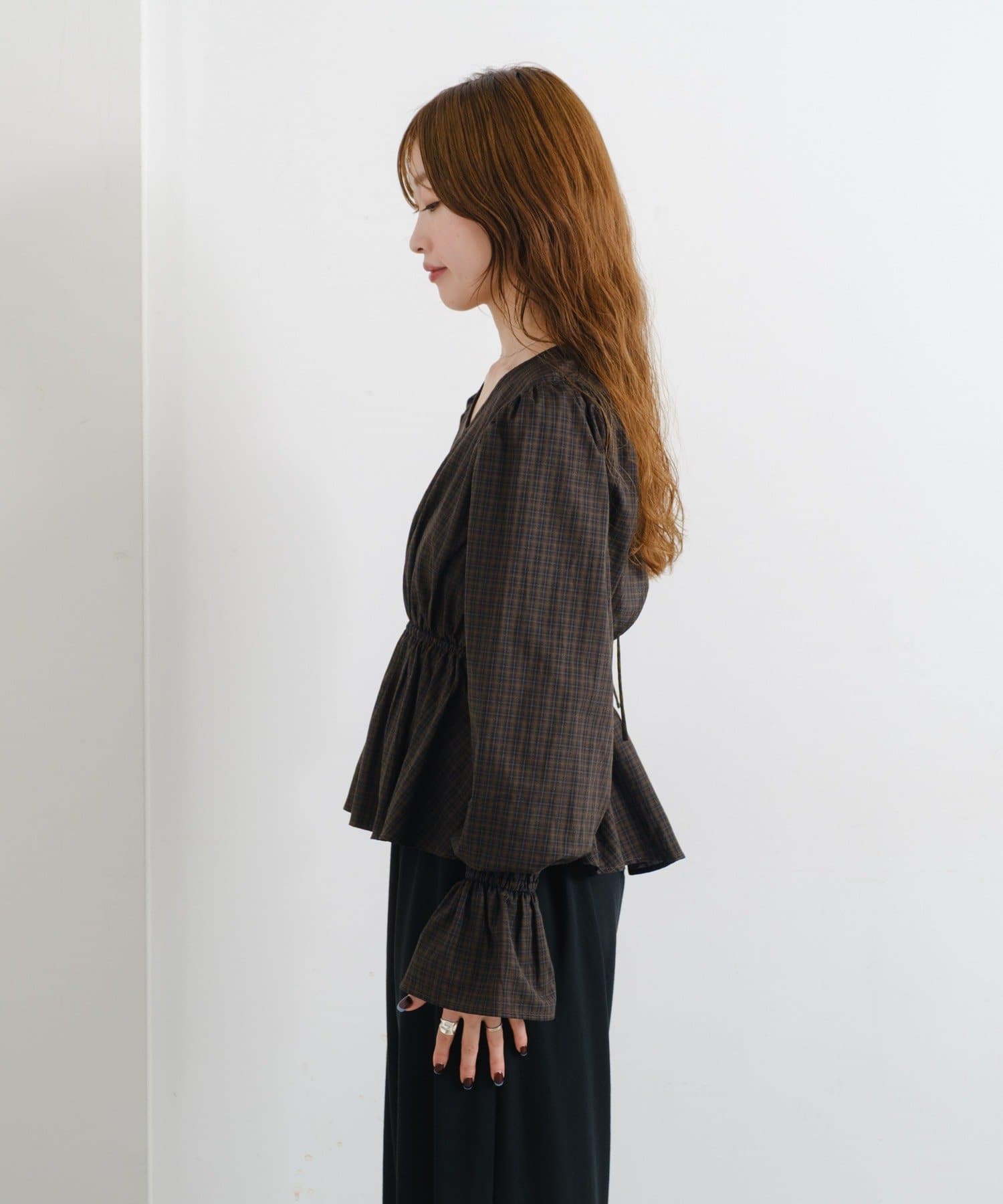 OUTLET(アウトレット) 【Kastane】B カットアウトペプラムブラウス