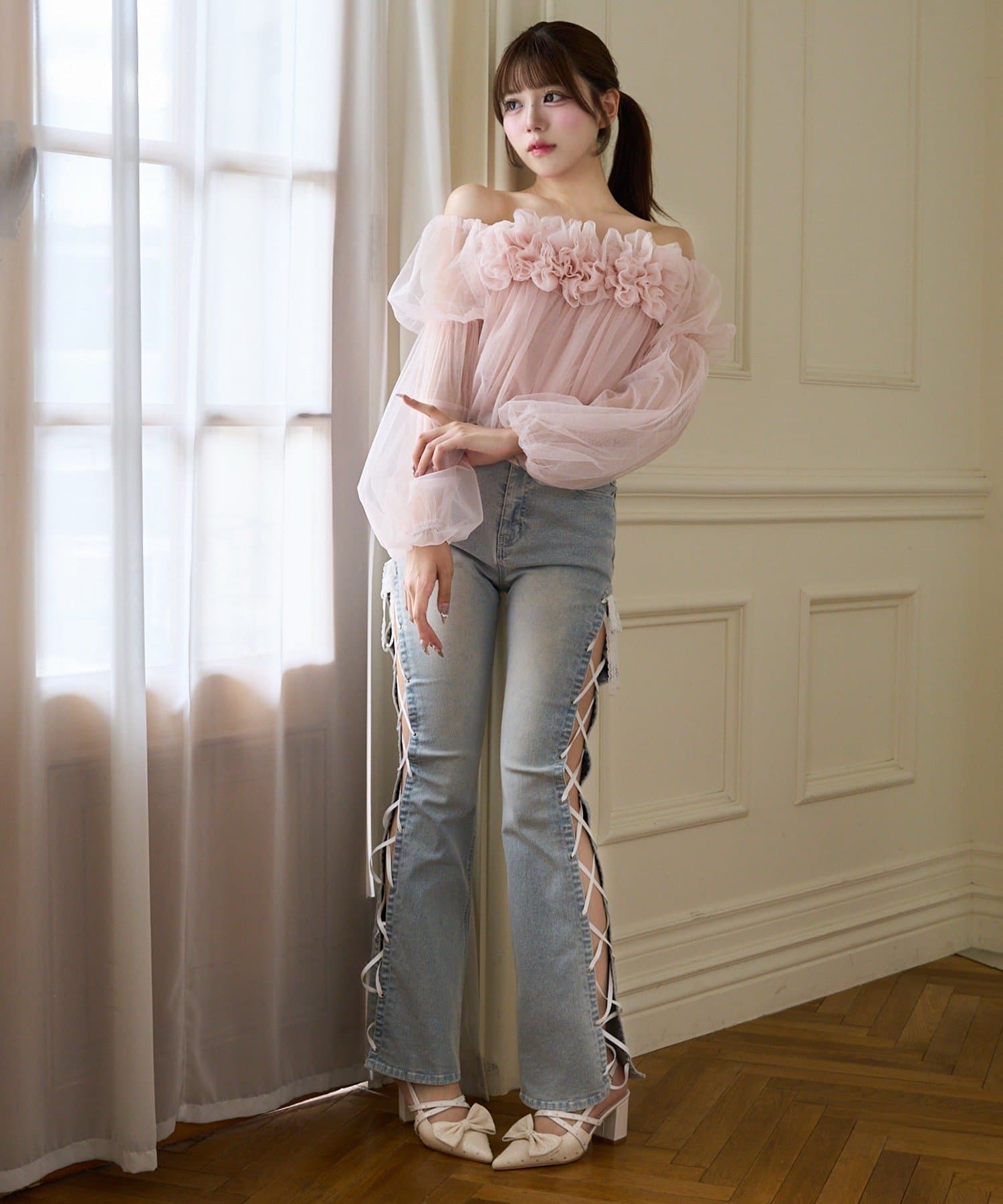 Belle Charme(ベルシャルム) Tulle Offshoulder Blouse