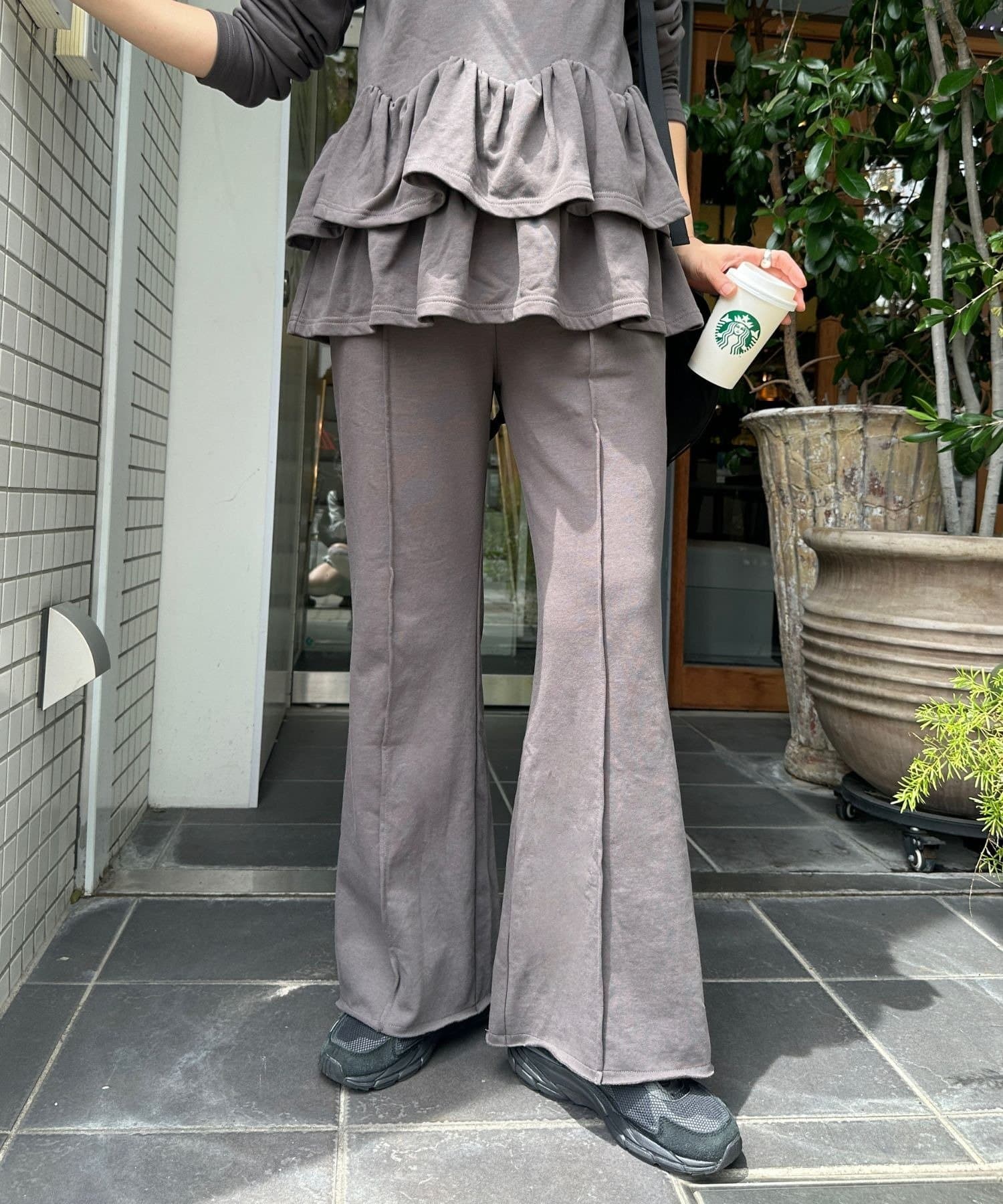 Kastane(カスタネ) 【8.20(木)12:00開始/KATOMARI企画】EASY FLARE SWEAT PANTS