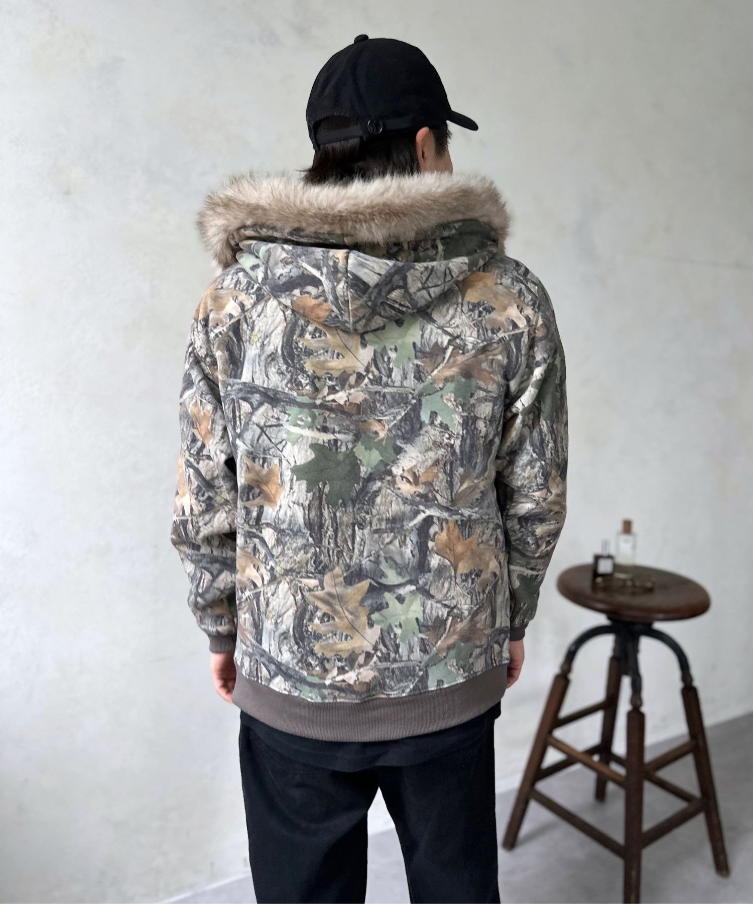LOCUST(ローカスト) 【ユニセックス】【Dickies】フードファーリベット付パーカー