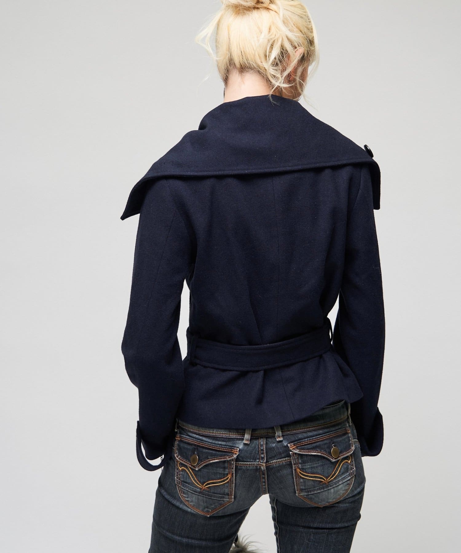 WHO’S WHO gallery(フーズフーギャラリー) 【26AW LOOK掲載品番】ワイドカラーベルテッドPコート